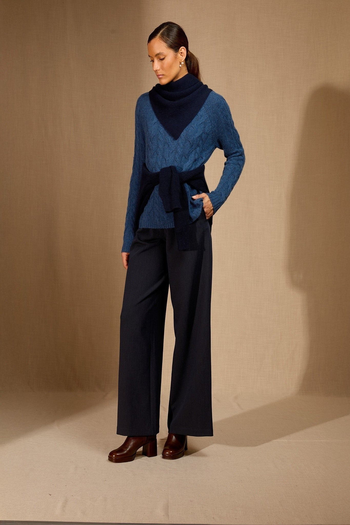 condeixa écharpe triangle avec franges 4 fils navy 100% cachemire