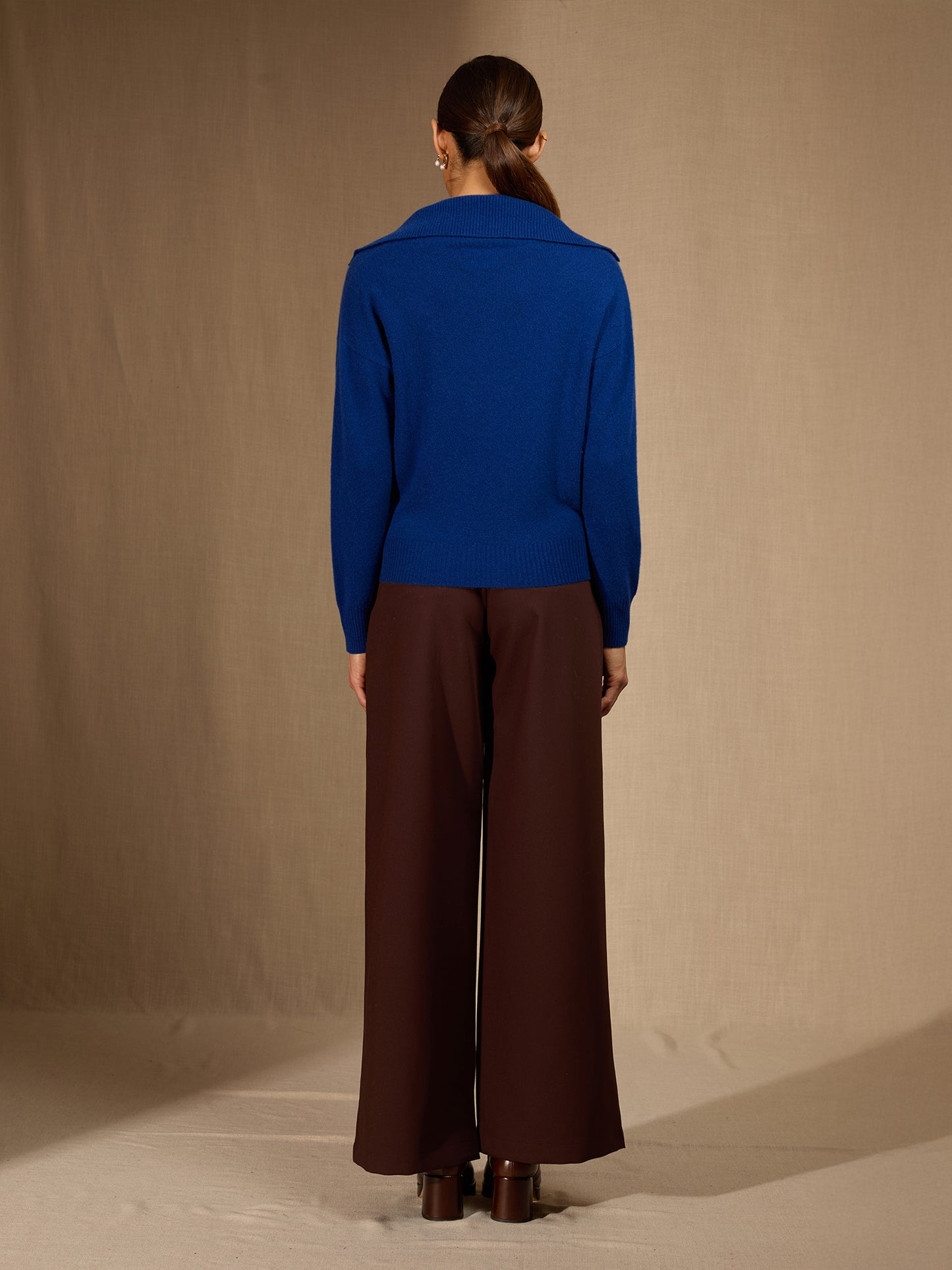 CRIMSON pull col châle croisé outremer 100% cachemire