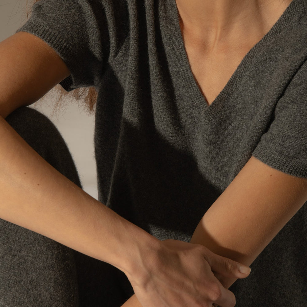 efimia t-shirt col v anthracite chiné 100% cachemire