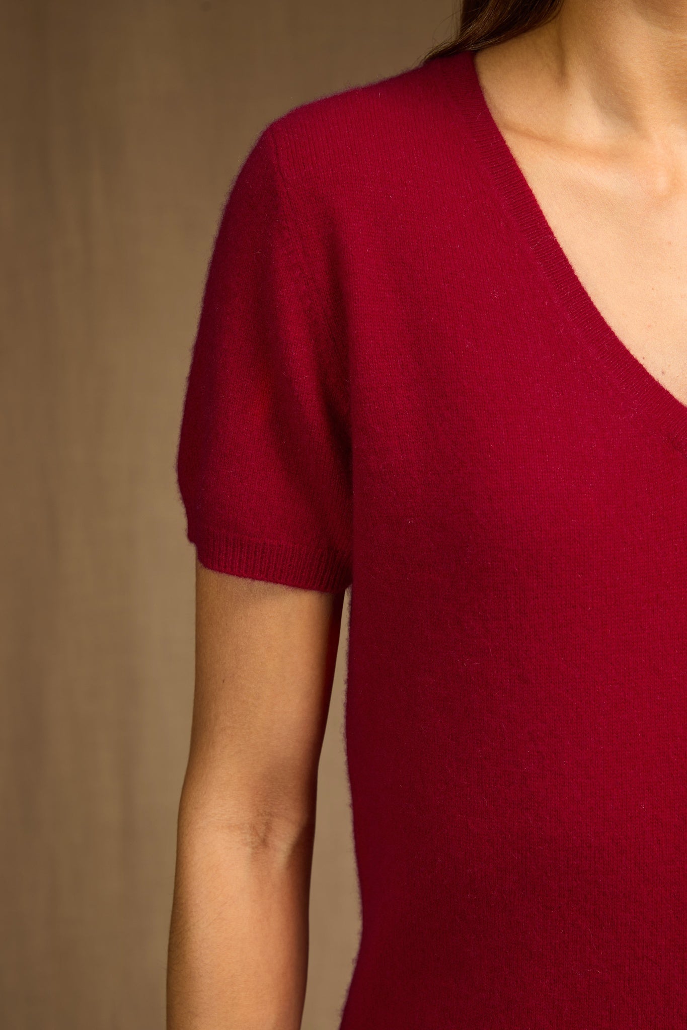 EFIMIA t-shirt col v framboise 100% cachemire