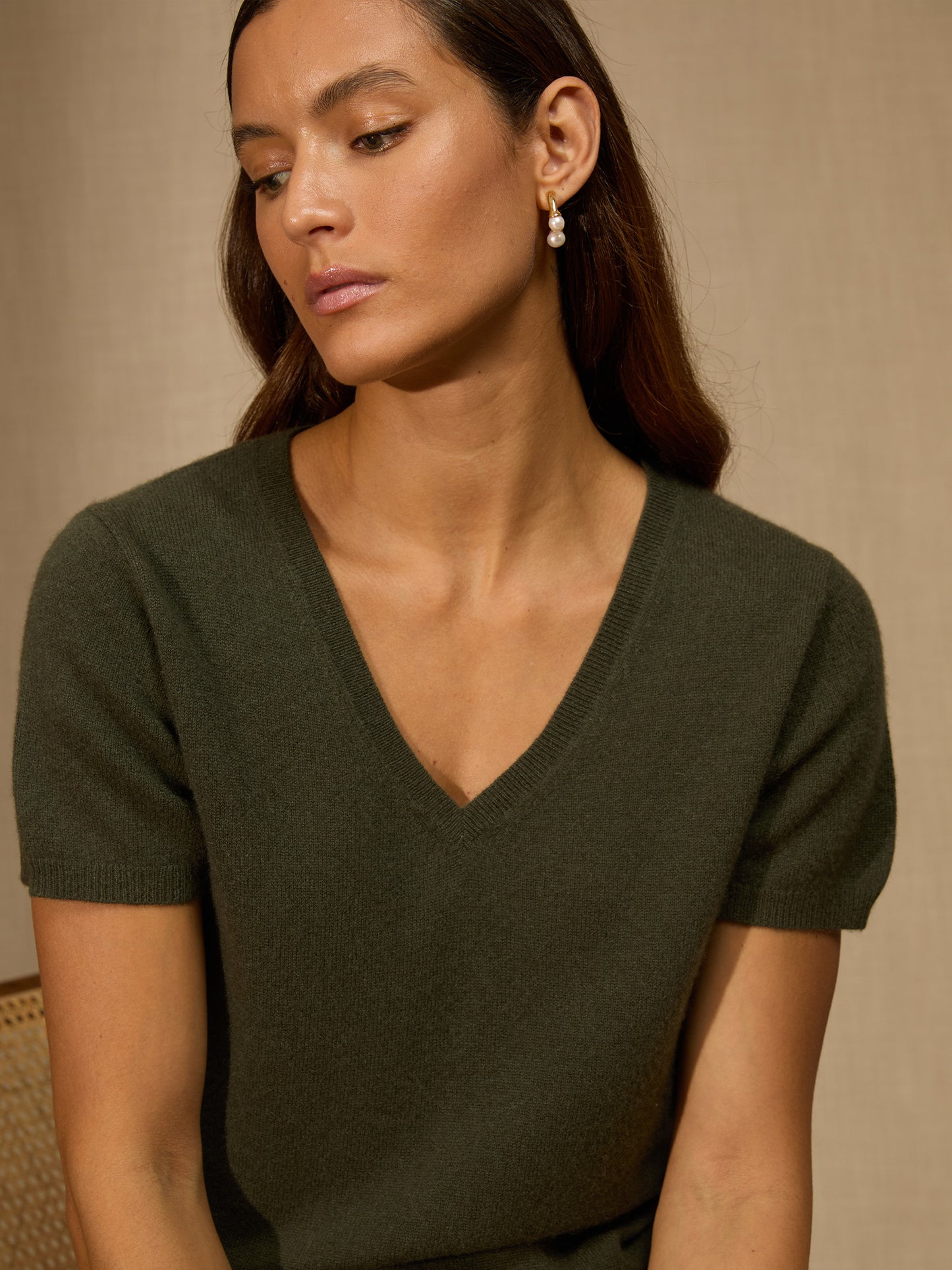 EFIMIA t-shirt col v kaki 100% cachemire