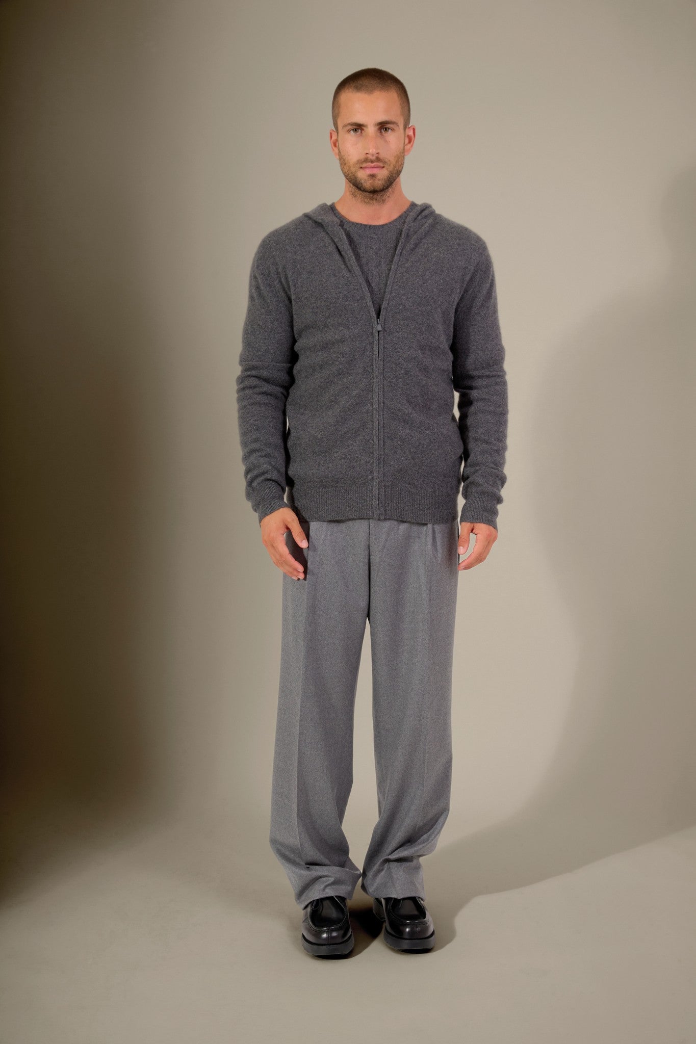 eldo gilet zippé capuche anthracite chiné 100% cachemire