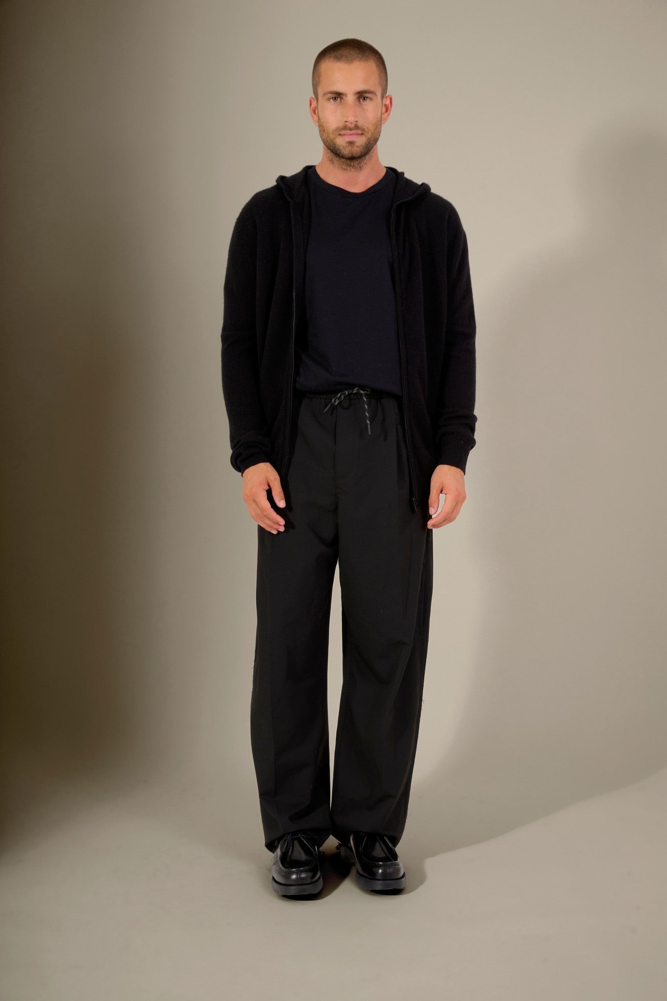 eldo gilet zippé capuche noir 100% cachemire