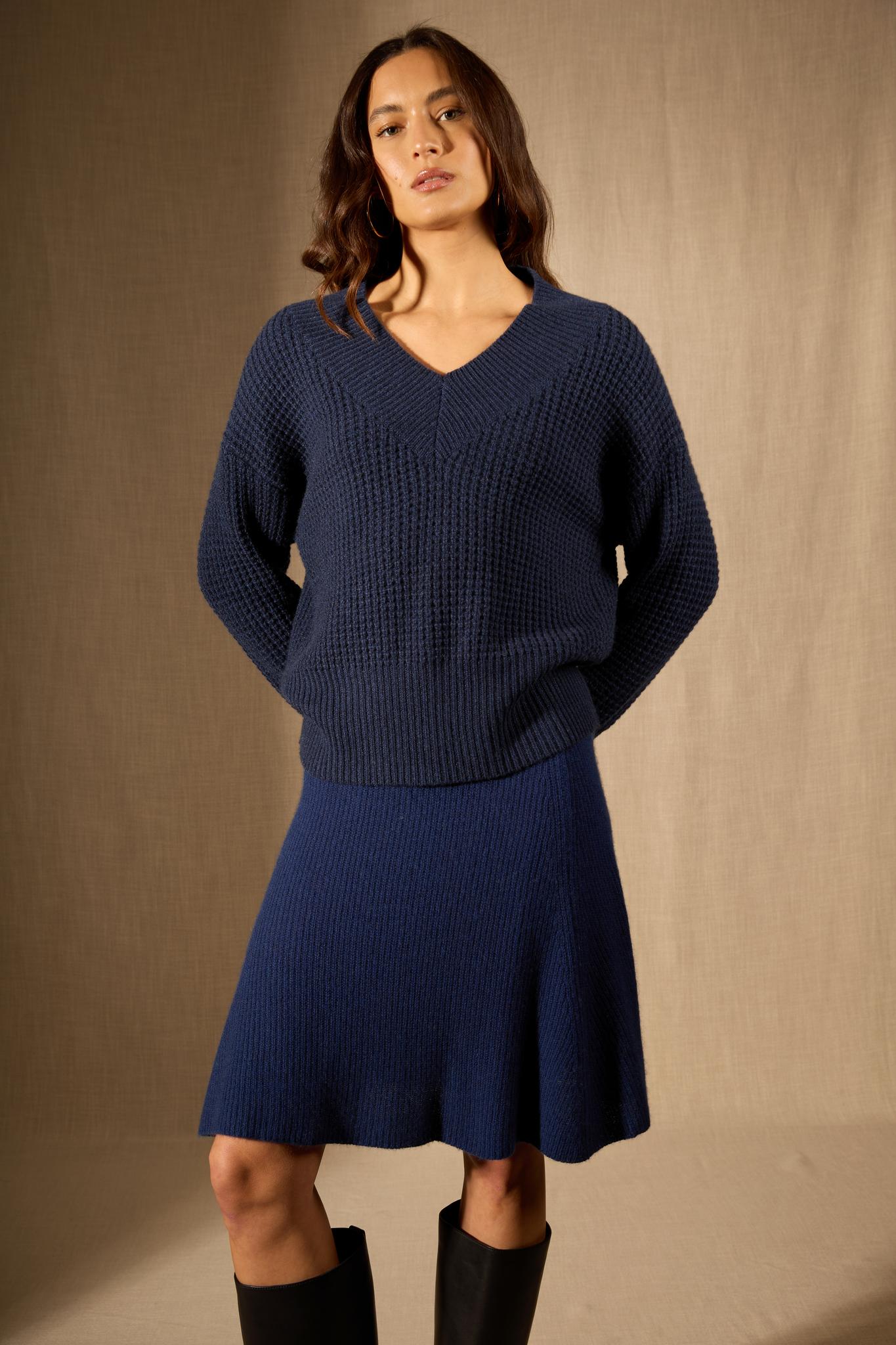 EMERES pull col v 8 fils bleu nuit chiné 100% cachemire