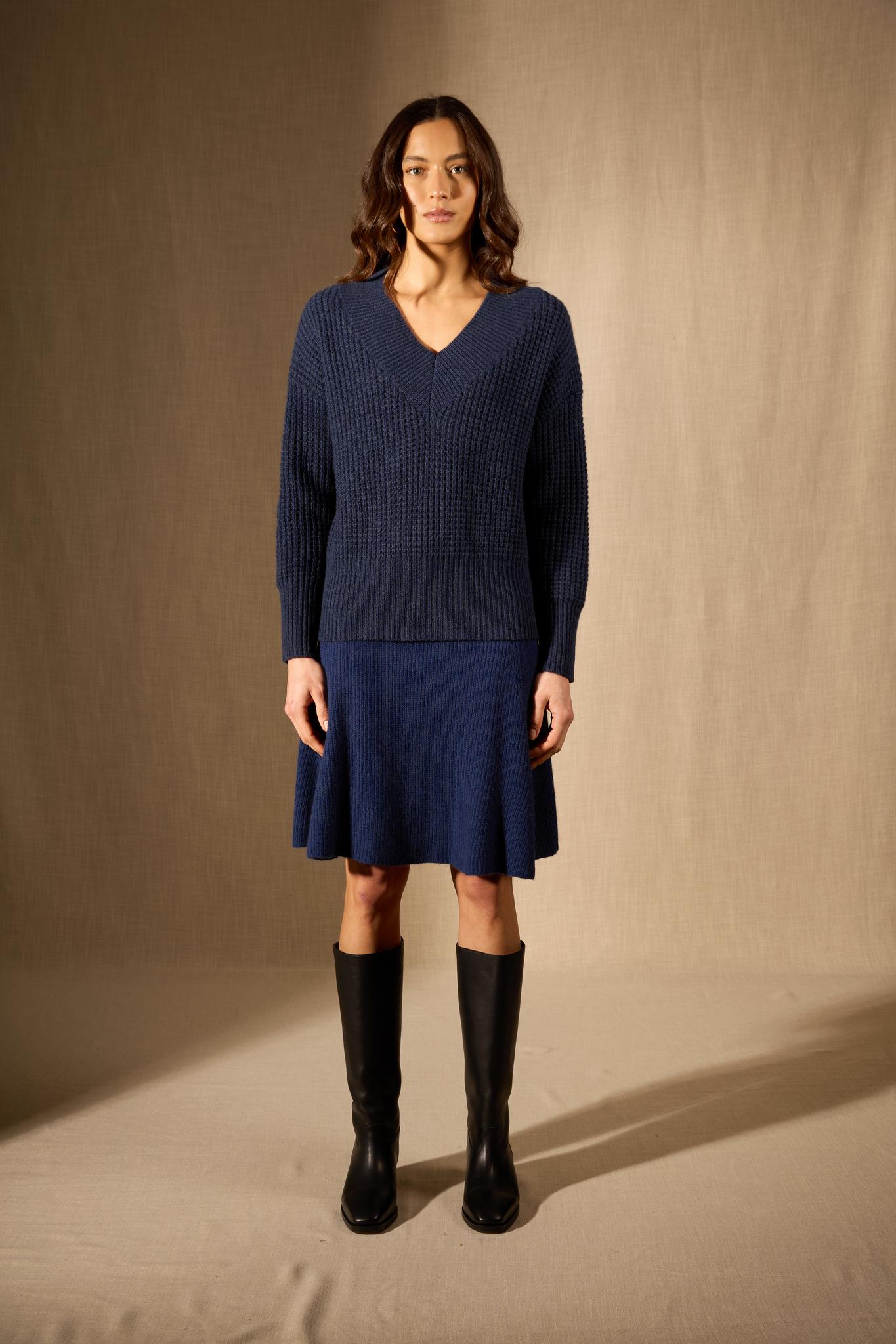 EMERES pull col v 8 fils bleu nuit chiné 100% cachemire
