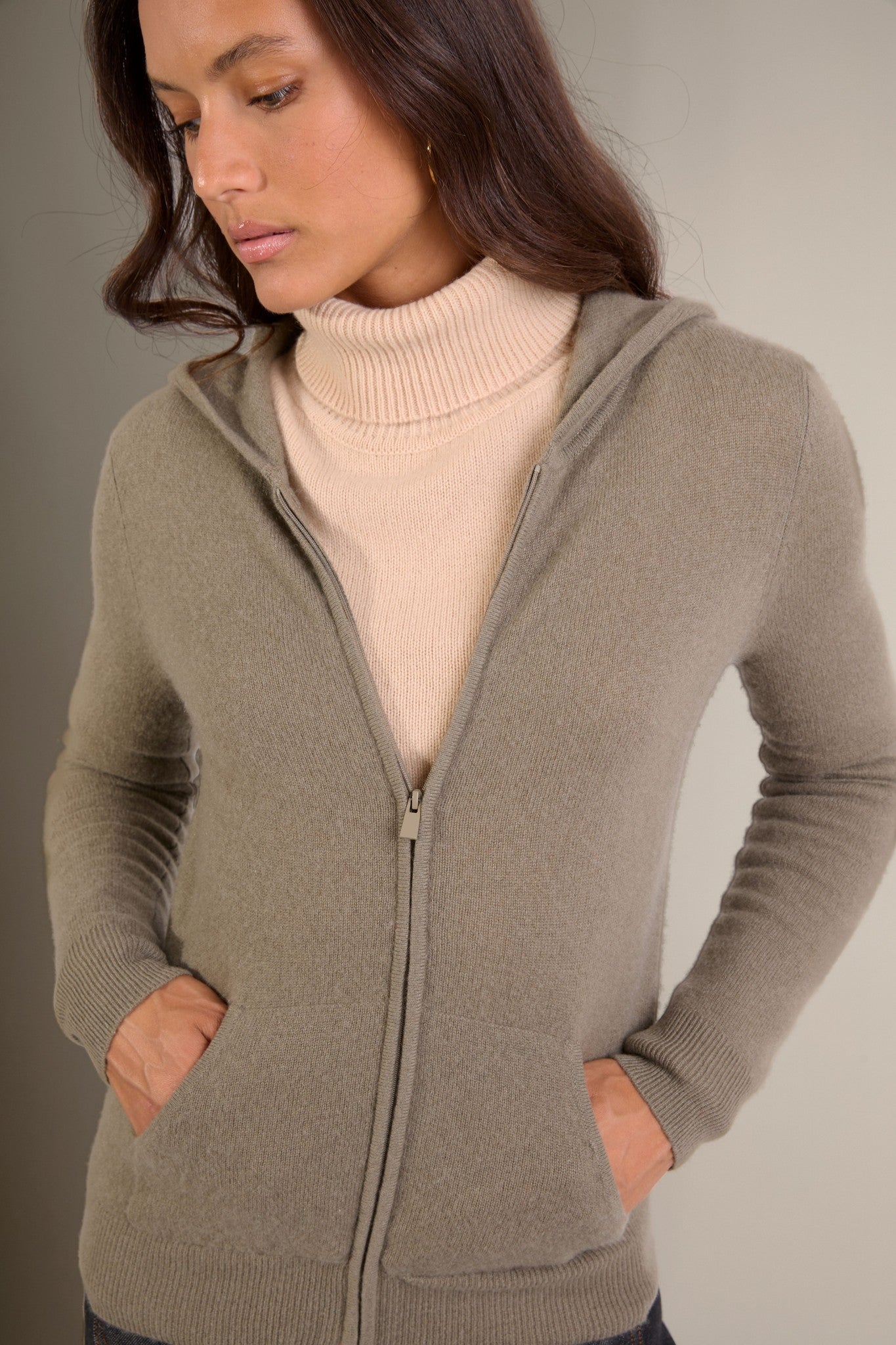 emma gilet zippé capuche army 100% cachemire