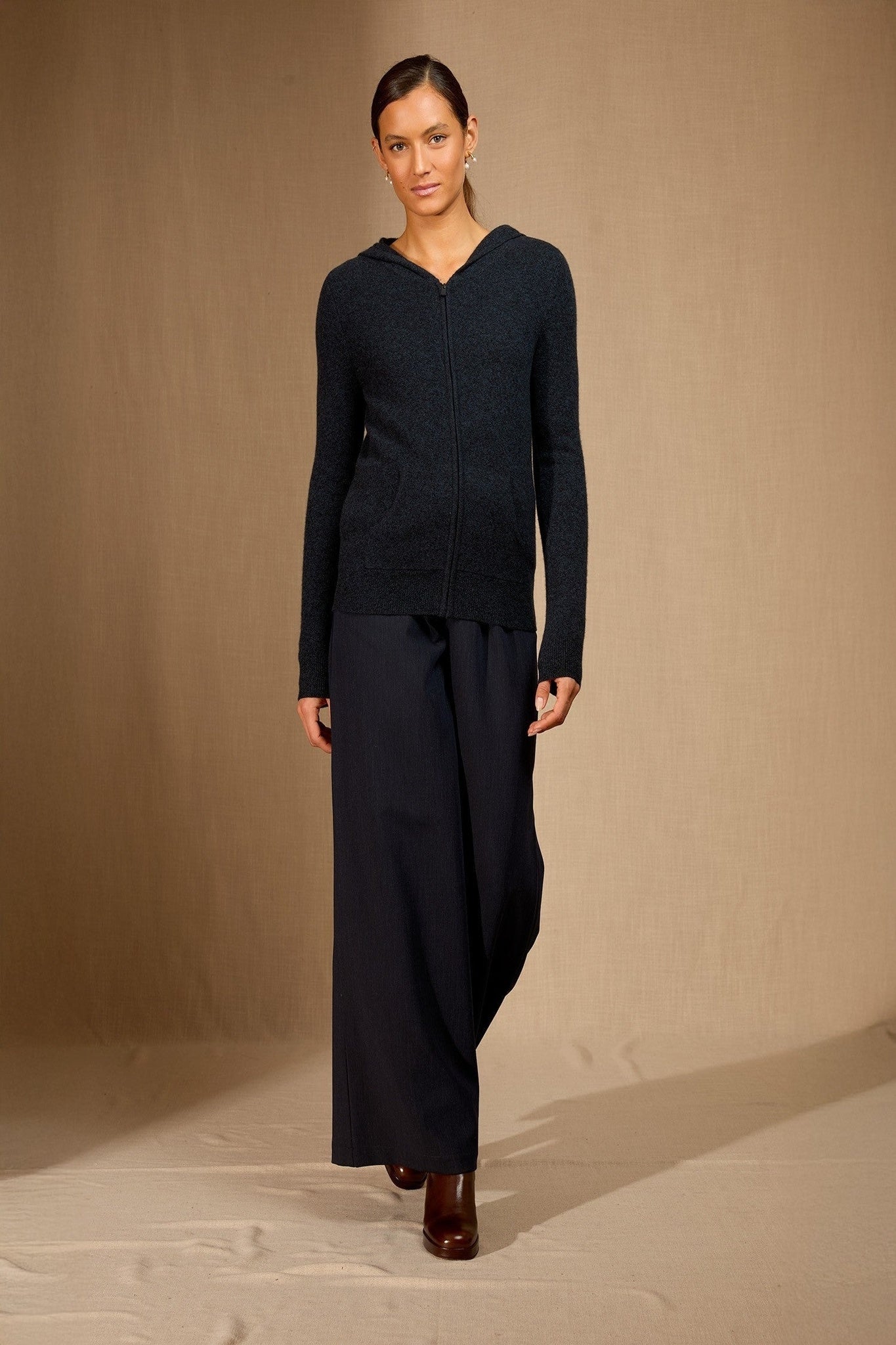emma gilet zippé capuche caviar 100% cachemire