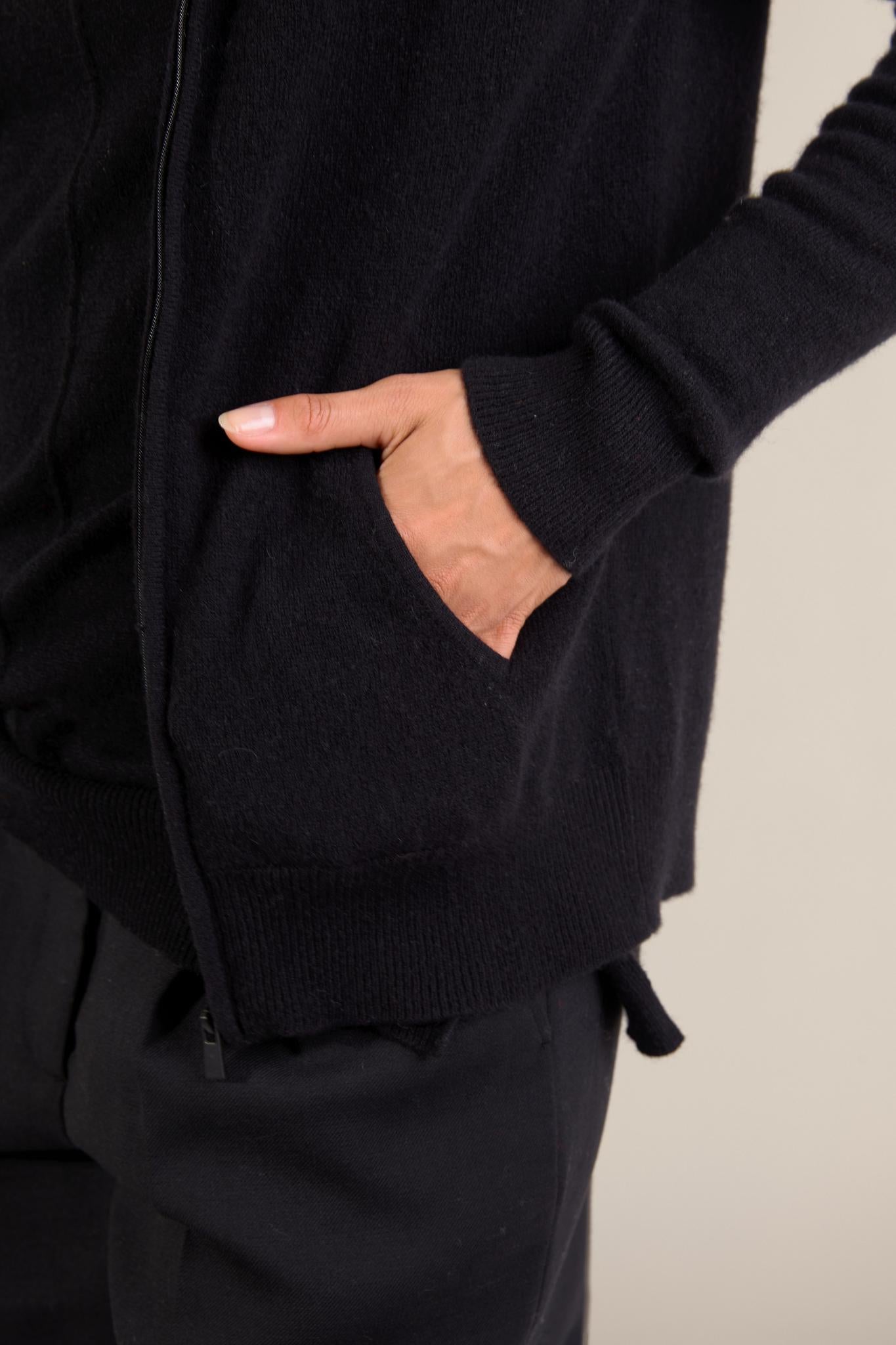 EMMA gilet zippé capuche noir 100% cachemire