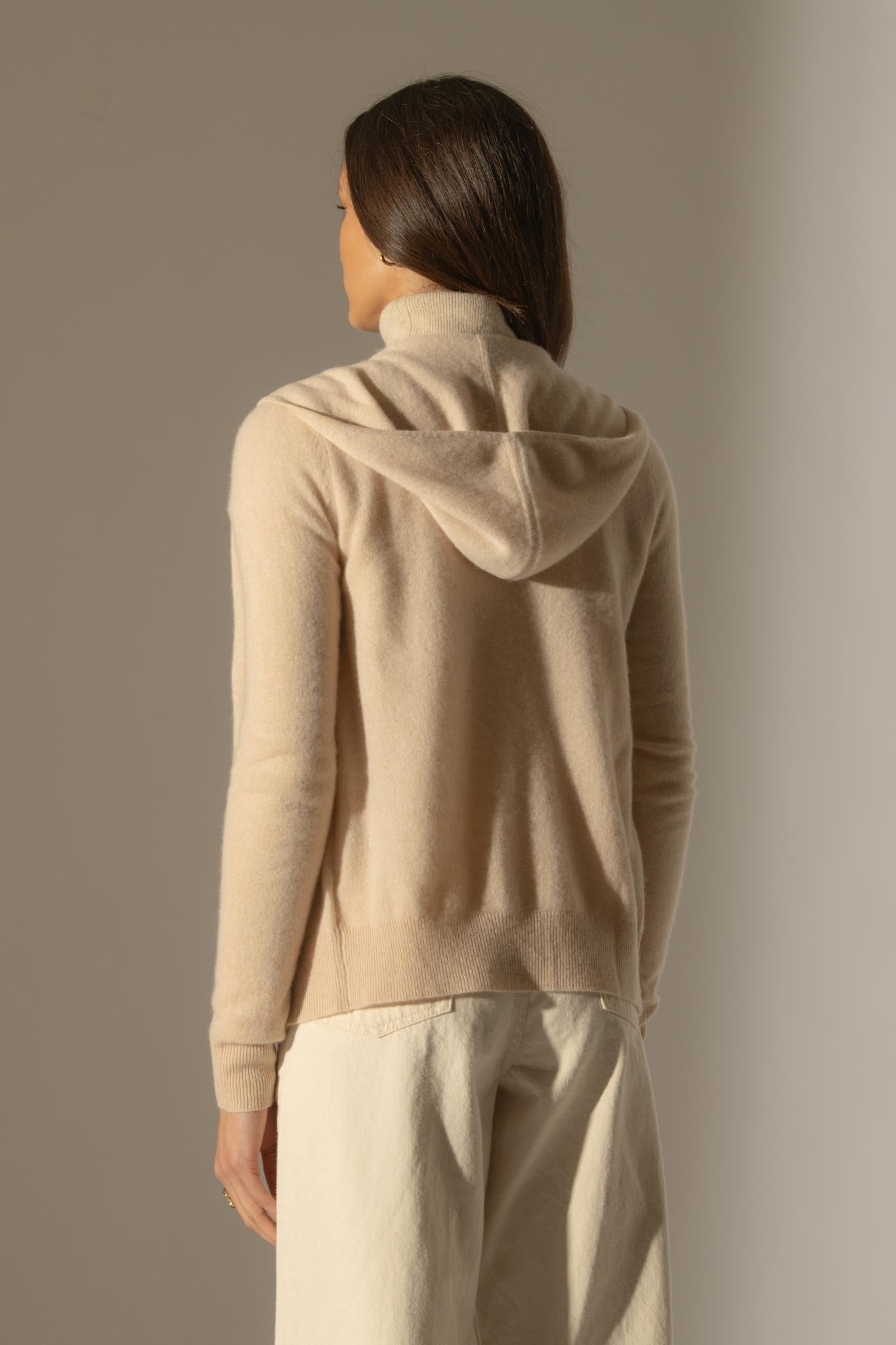 EMMA gilet zippé capuche sable 100% cachemire