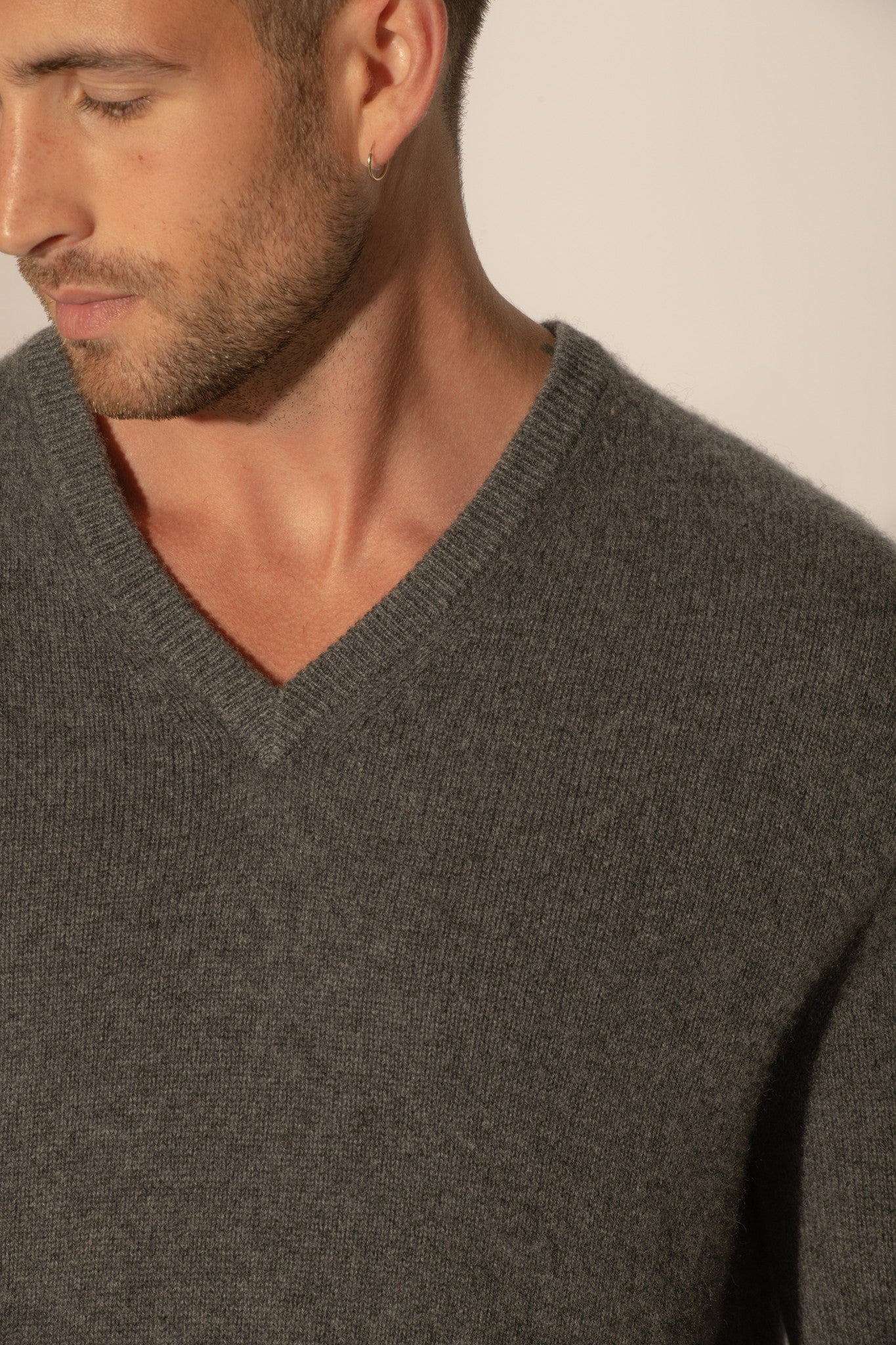 enzo pull col v 4 fils anthracite chiné 100% cachemire