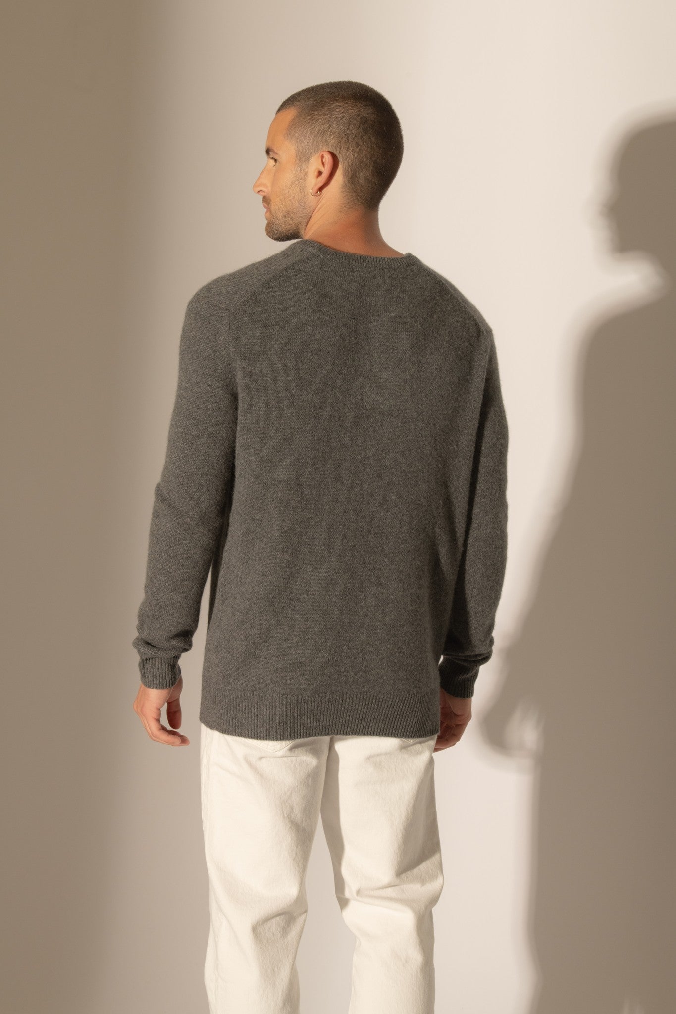 enzo pull col v 4 fils anthracite chiné 100% cachemire