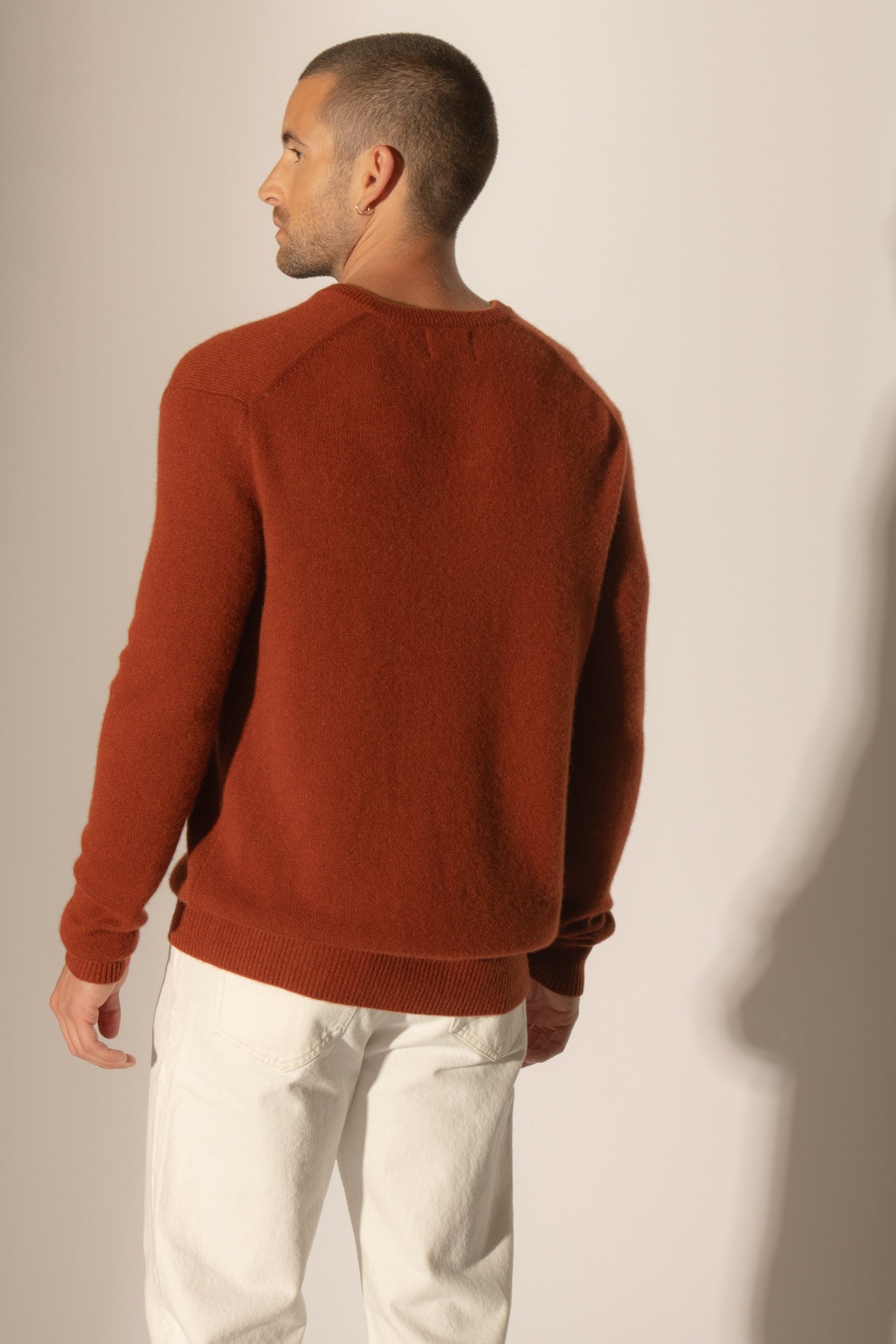 enzo pull col v 4 fils écureuil 100% cachemire