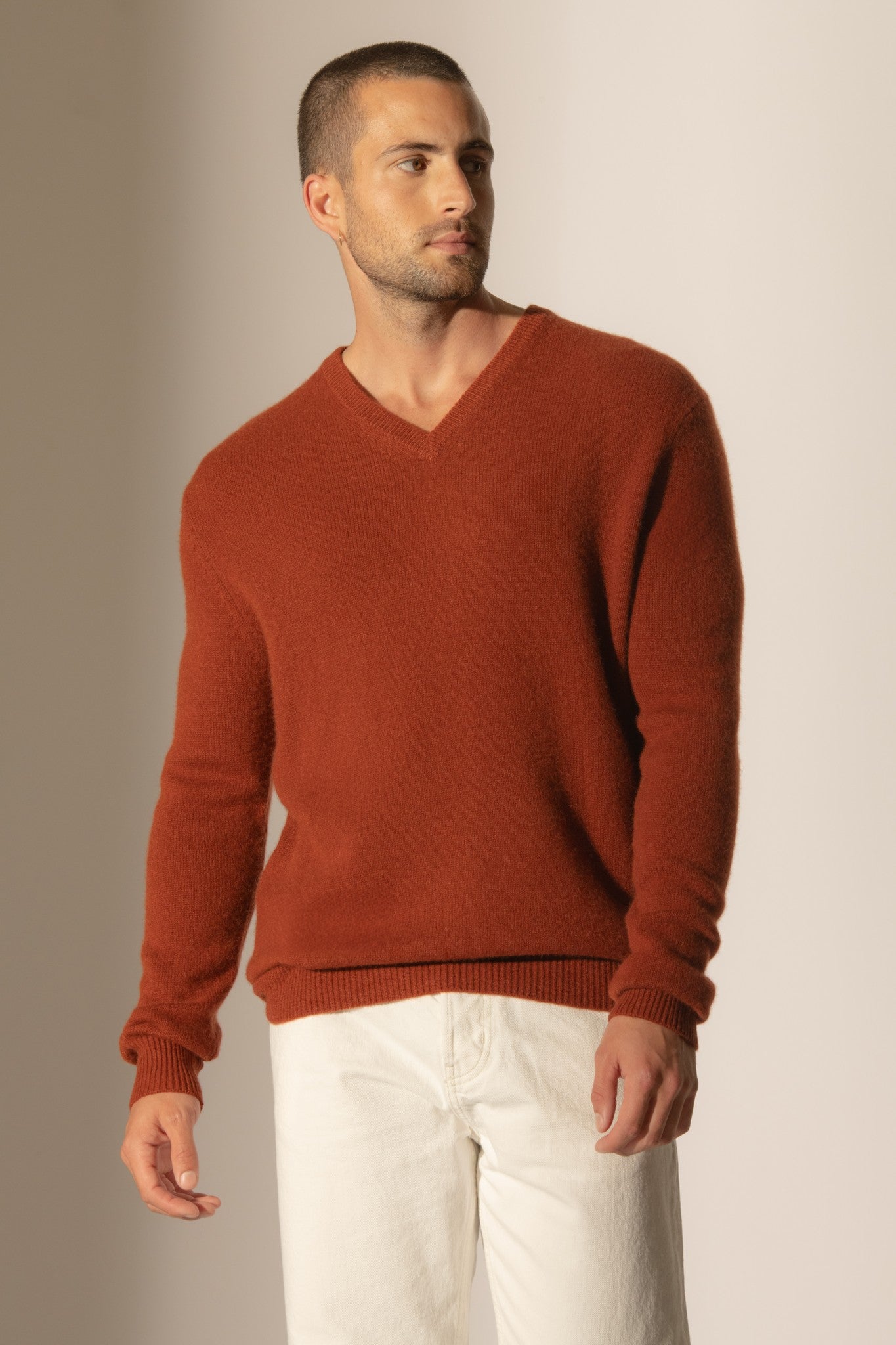 enzo pull col v 4 fils écureuil 100% cachemire