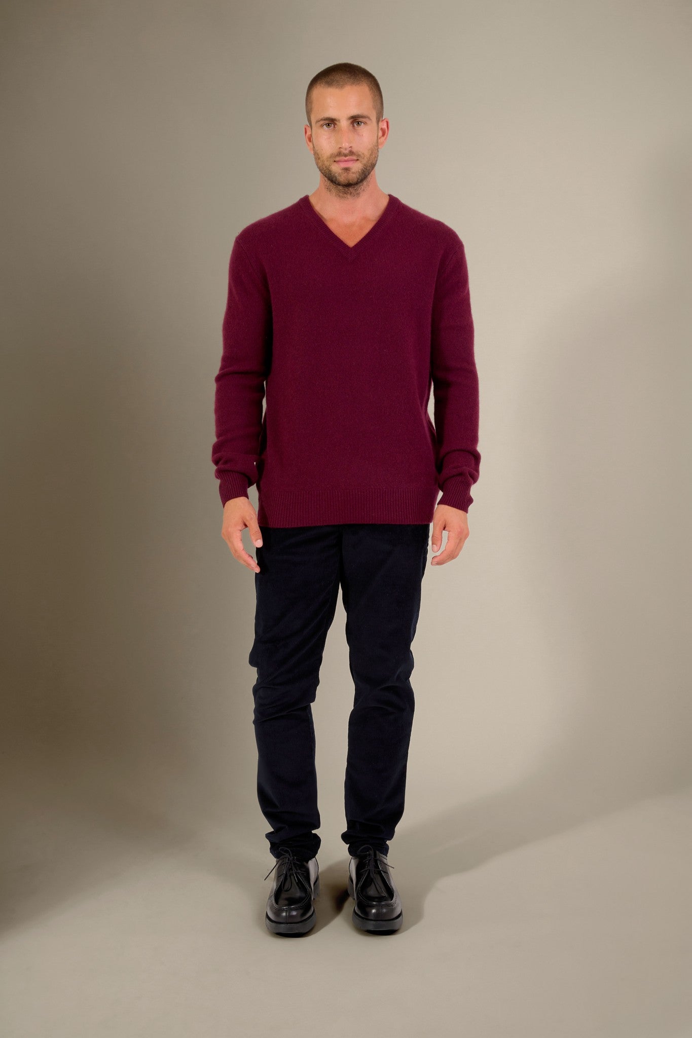 enzo pull col v 4 fils mûre 100% cachemire