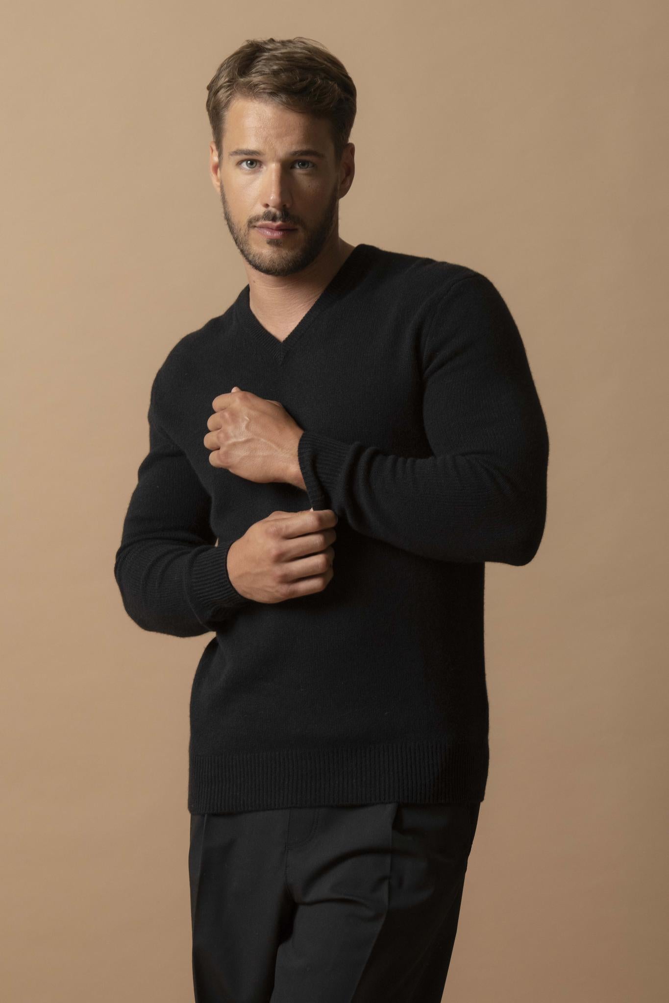 ENZO pull col v 4 fils noir 100% cachemire