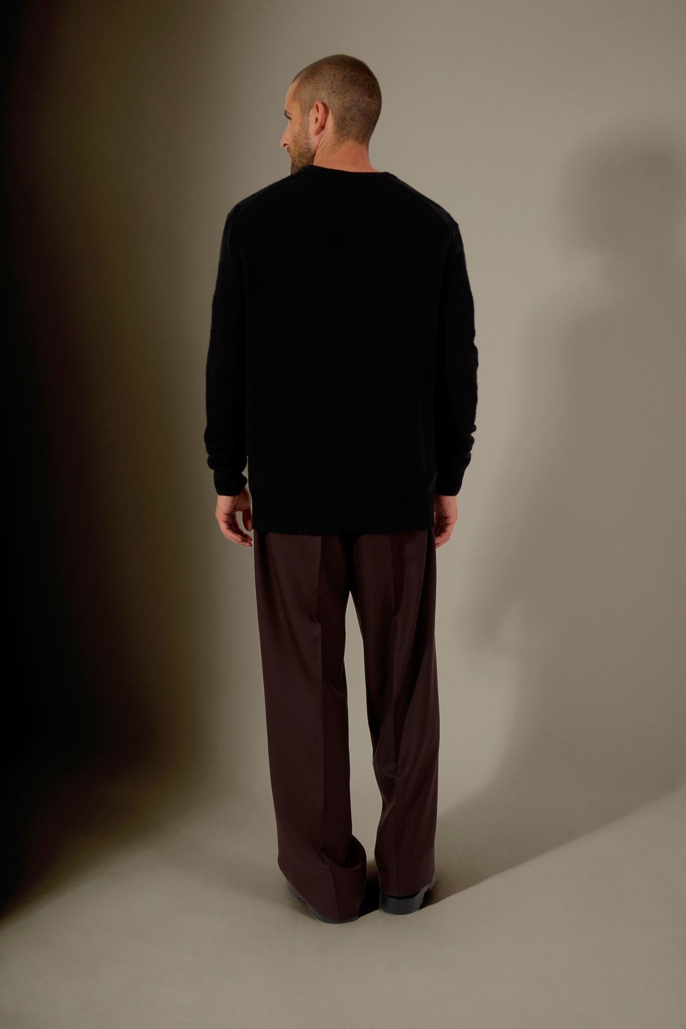 enzo pull col v 4 fils noir 100% cachemire