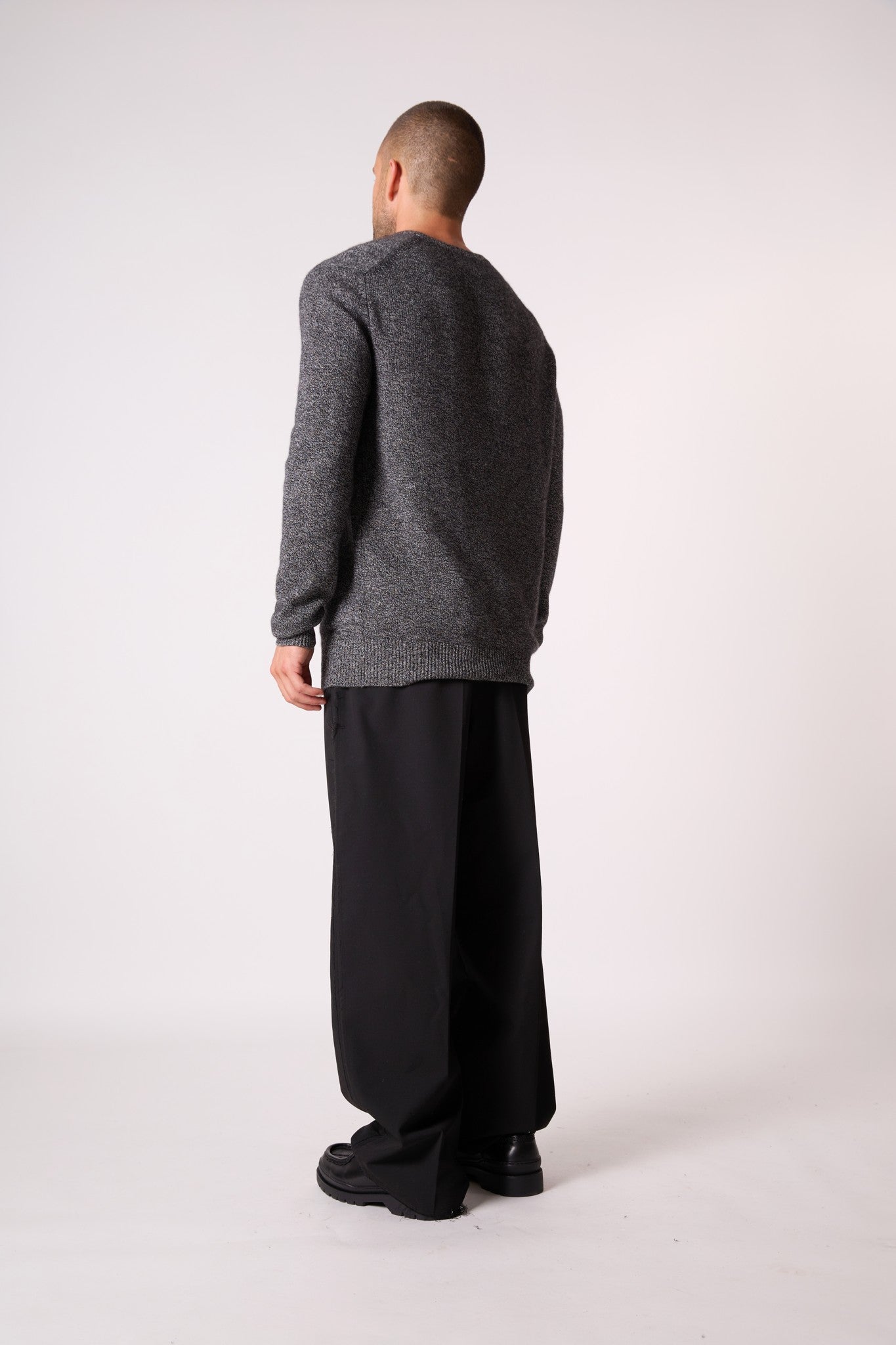 enzo pull col v 4 fils noir/blanc 100% cachemire