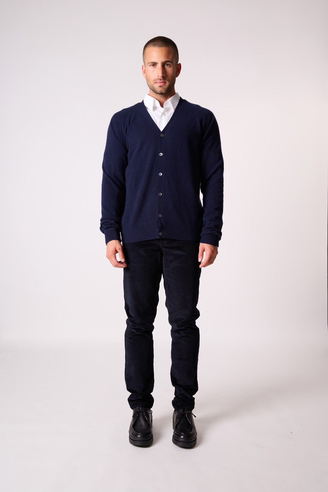 errol cardigan col v navy 100% cachemire