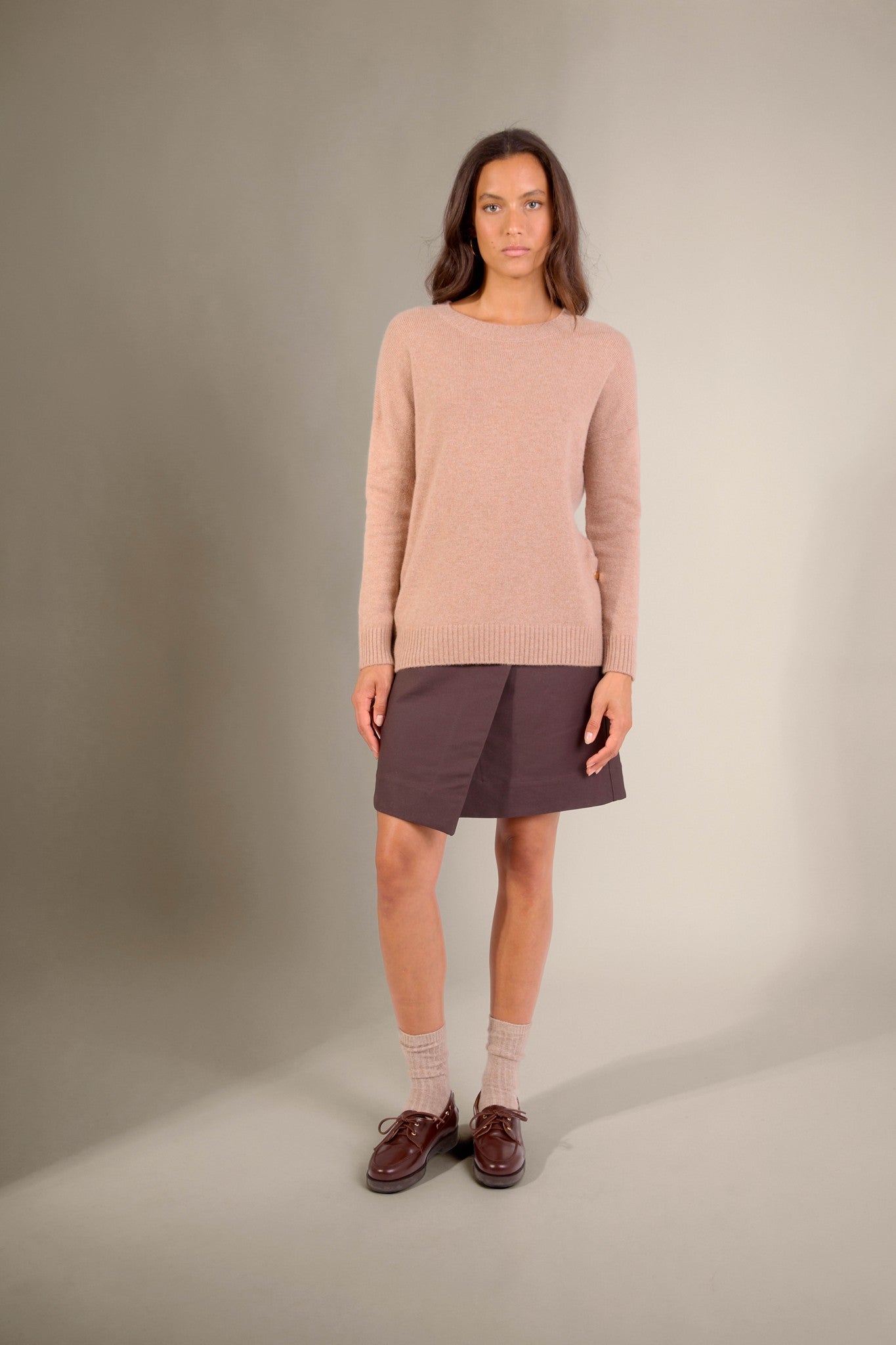 ferela pull col rond 4 fils boutons sur les fentes camel chiné 100% cachemire