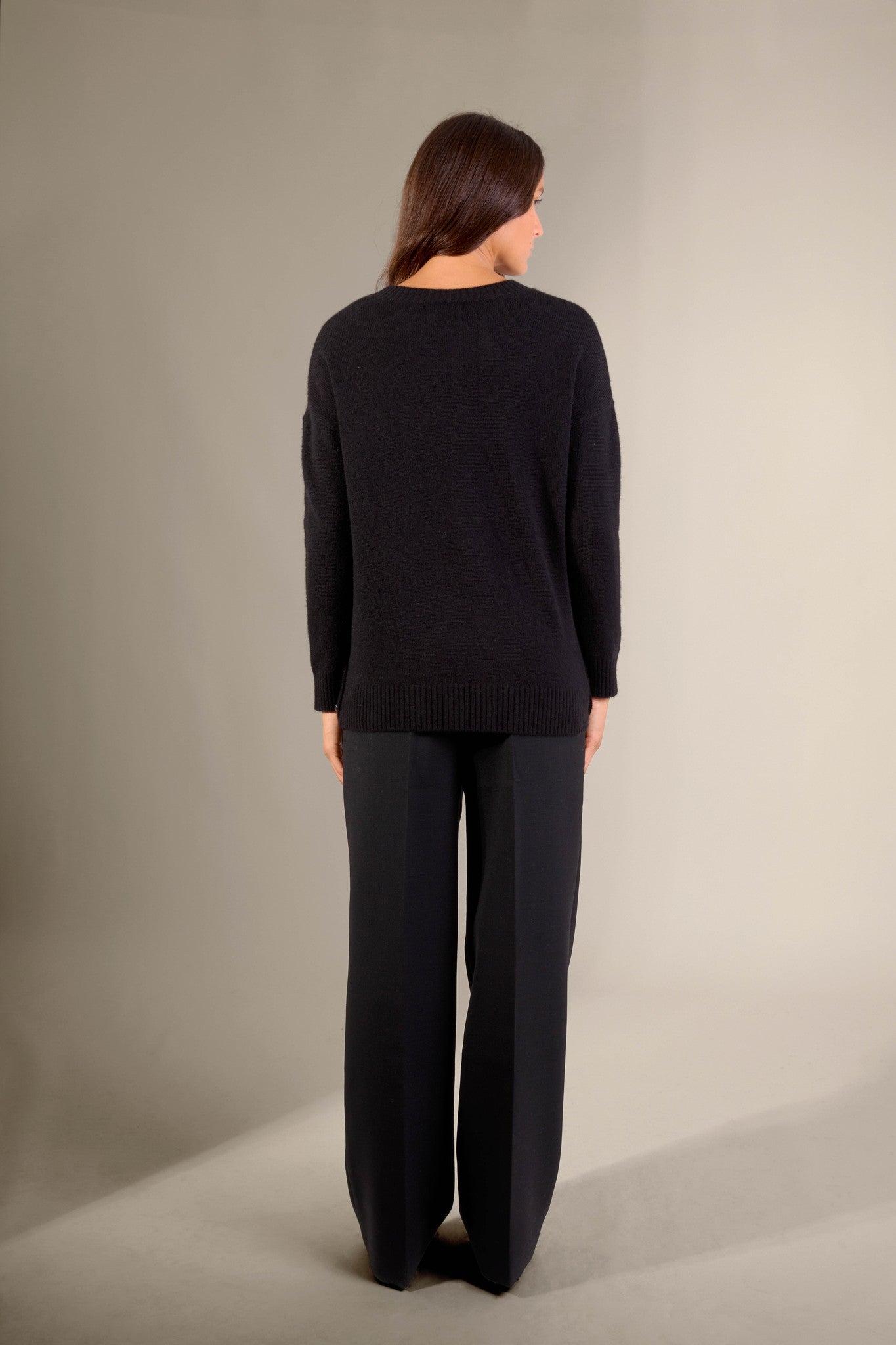 ferela pull col rond 4 fils boutons sur les fentes noir 100% cachemire