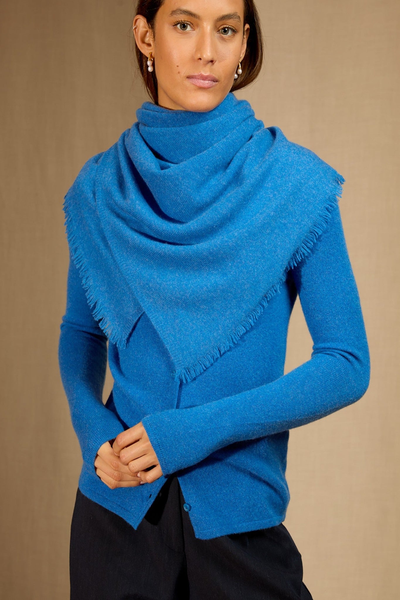 firvidas écharpe carrée bleu électrique 100% cachemire