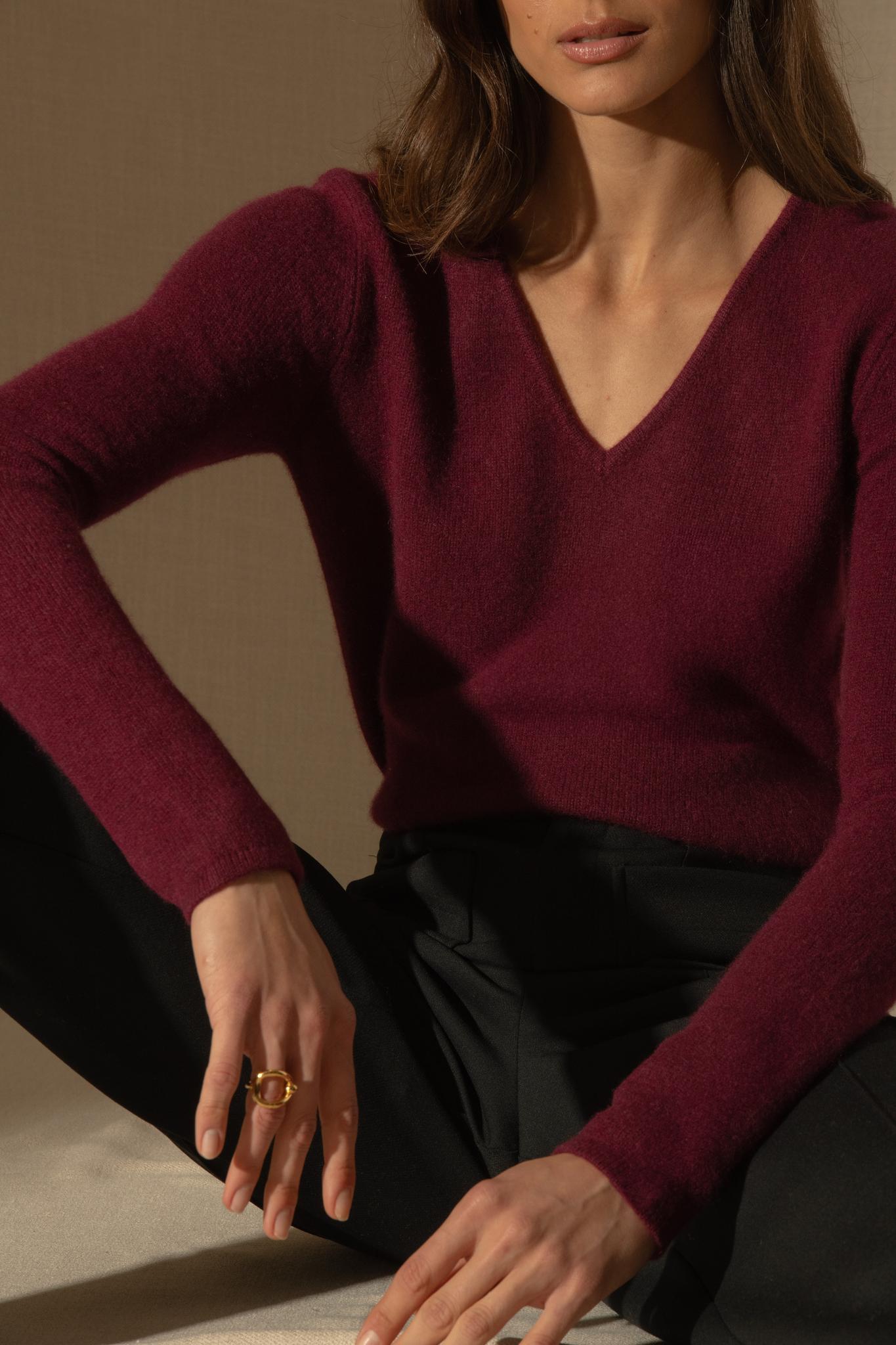 GABY pull col v 4 fils bordeaux 100% cachemire