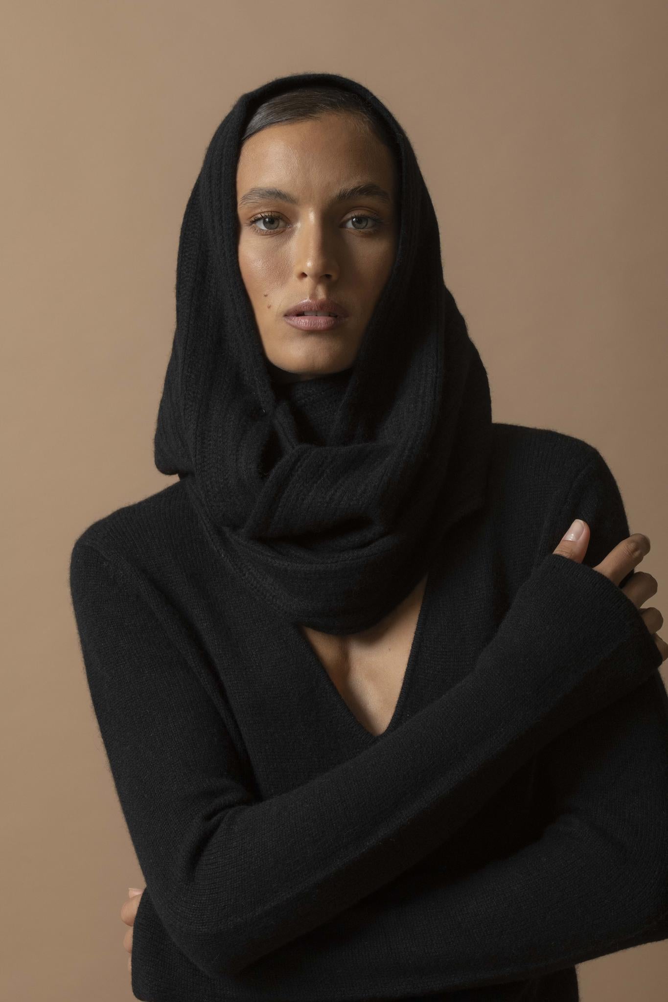 GABY pull col v 4 fils noir 100% cachemire