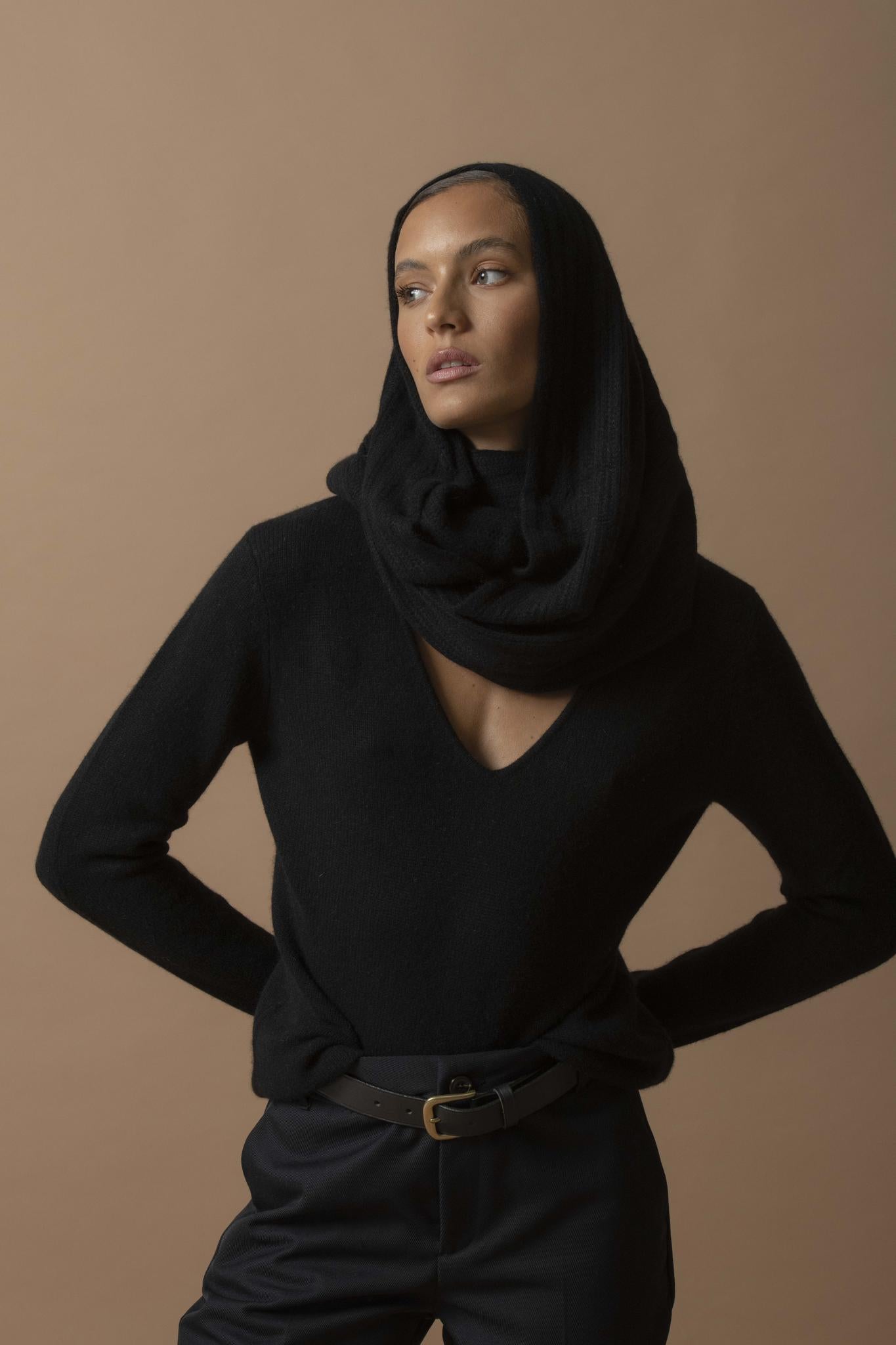 GABY pull col v 4 fils noir 100% cachemire