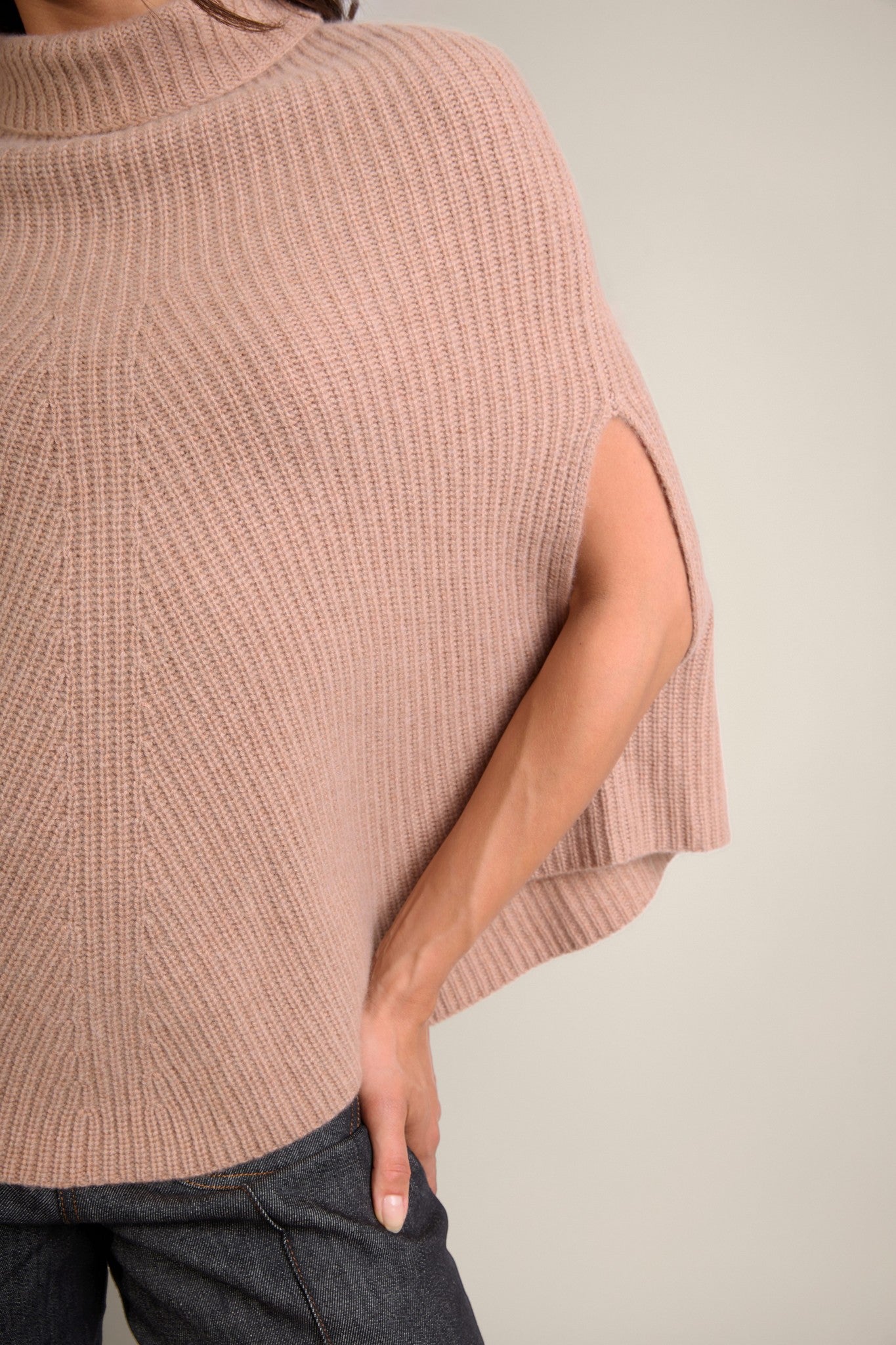 gache cape col montant 6 fils camel chiné 100% cachemire