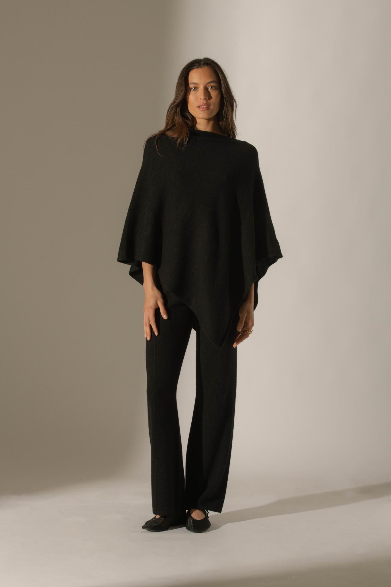 GEORGIA poncho 4 fils noir 100% cachemire