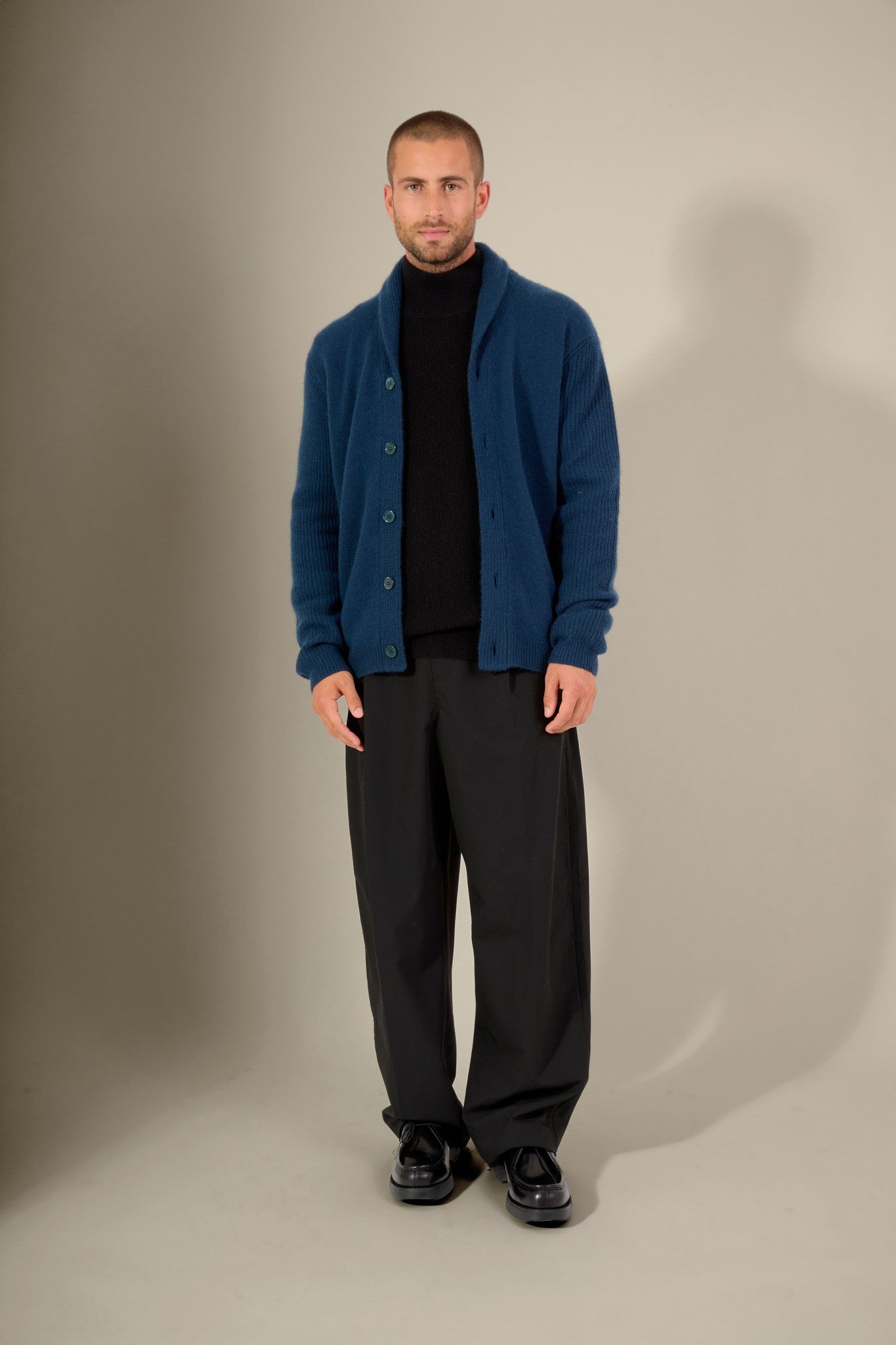 gilmour veste boutonnée col châle 4 fils bleu pétrole 100% cachemire