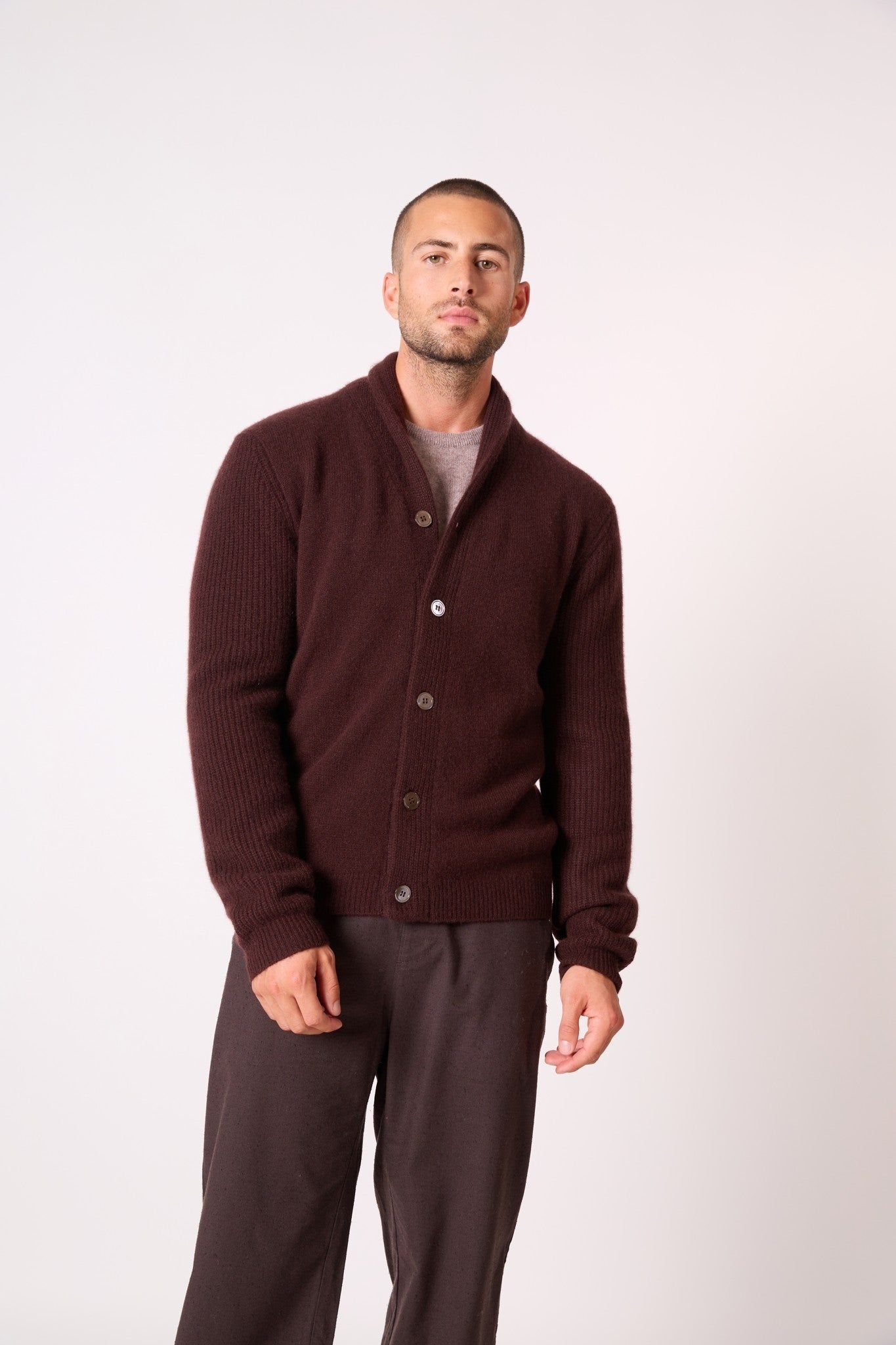 gilmour veste boutonnée col châle 4 fils choco 100% cachemire