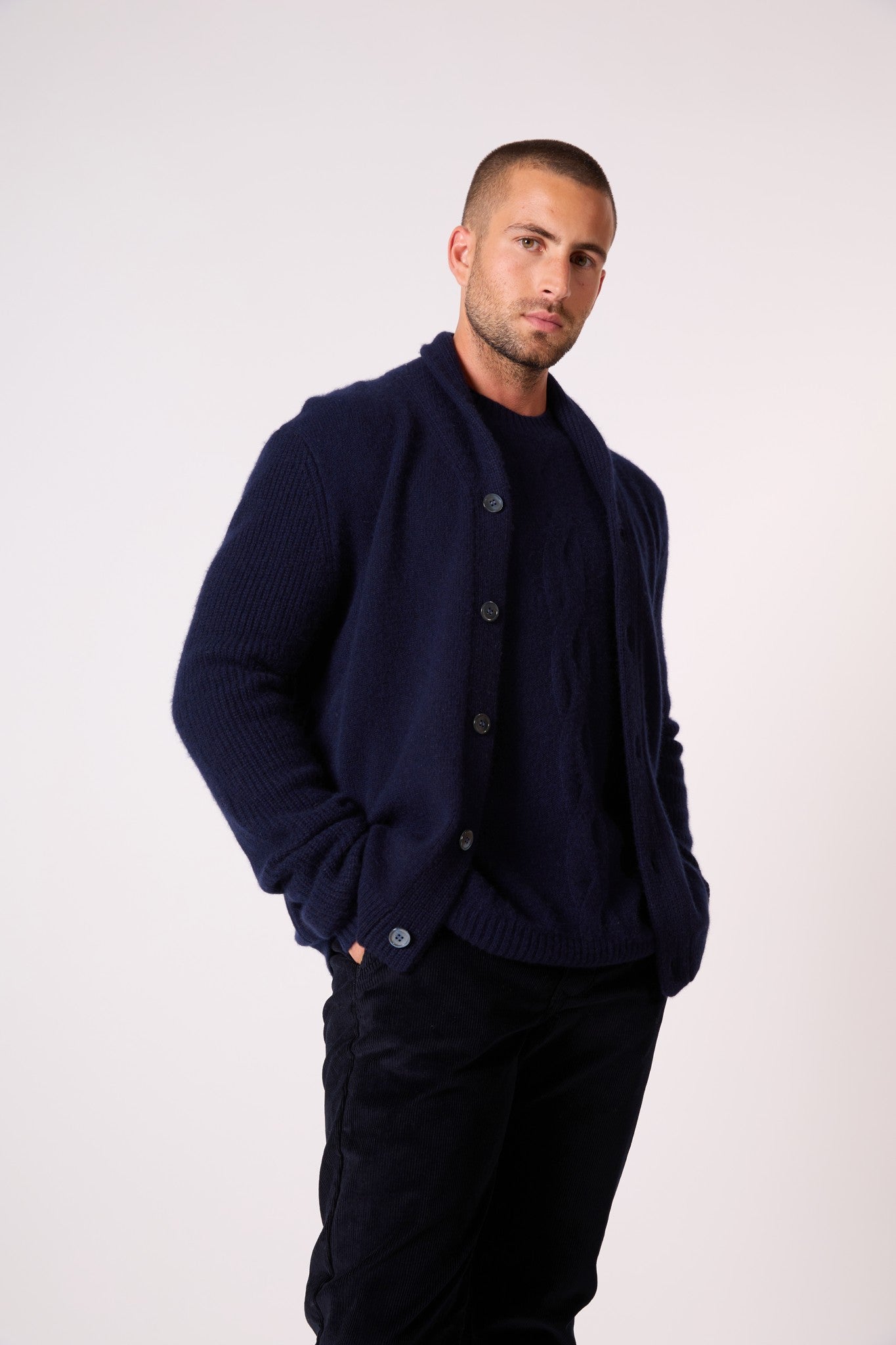 gilmour veste boutonnée col châle 4 fils navy 100% cachemire
