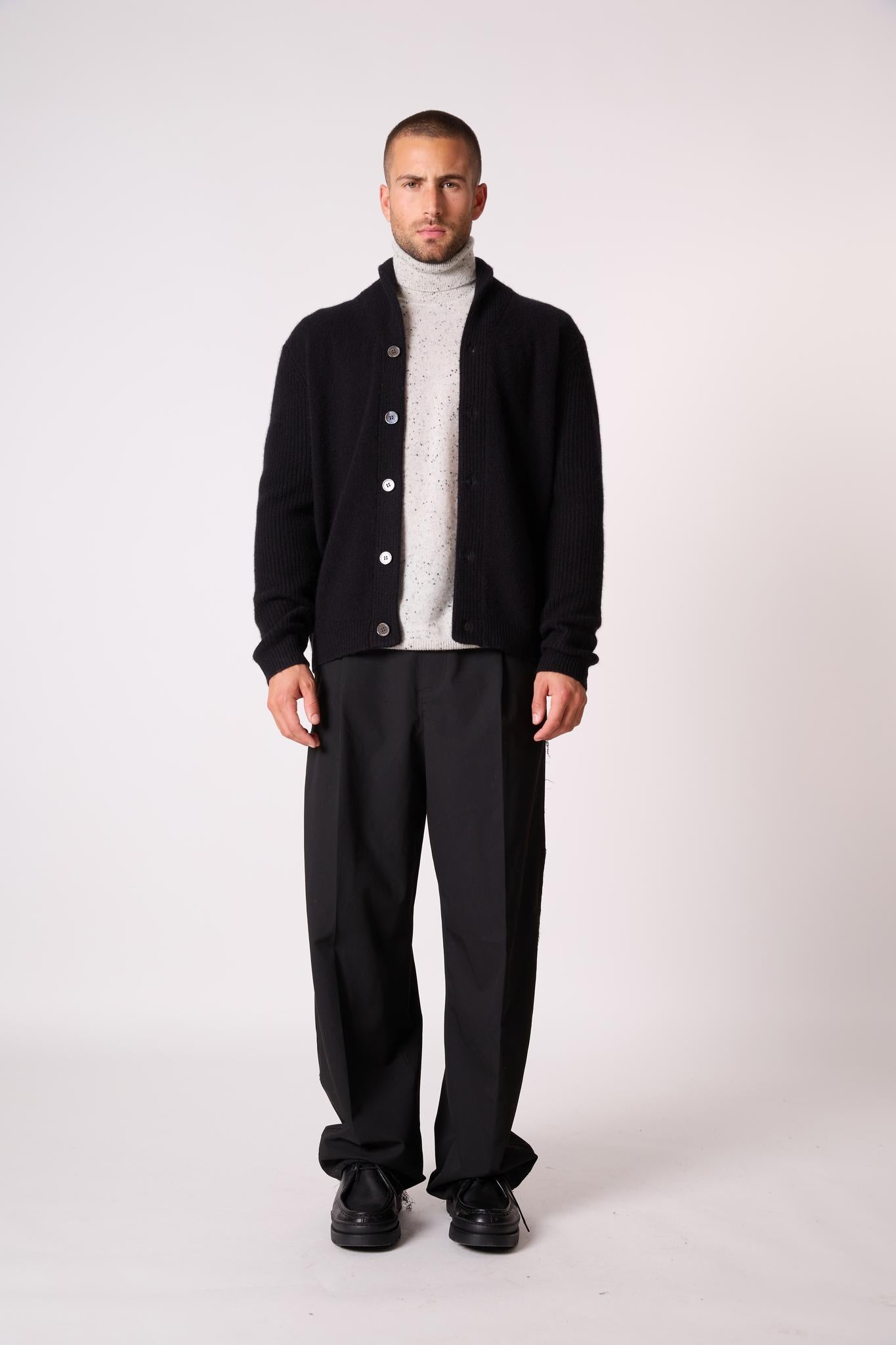 GILMOUR veste boutonnée col châle 4 fils noir 100% cachemire