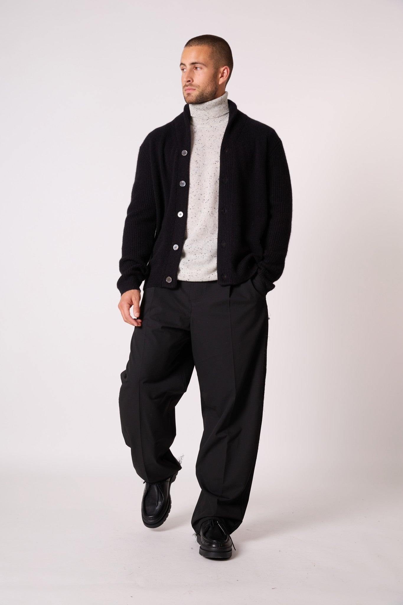 gilmour veste boutonnée col châle 4 fils noir 100% cachemire