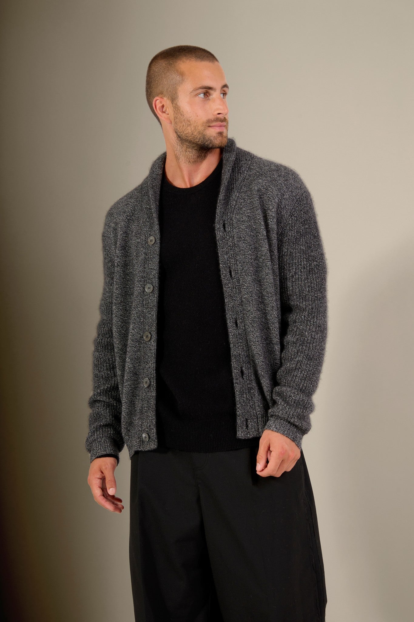 gilmour veste boutonnée col châle 4 fils noir/blanc 100% cachemire