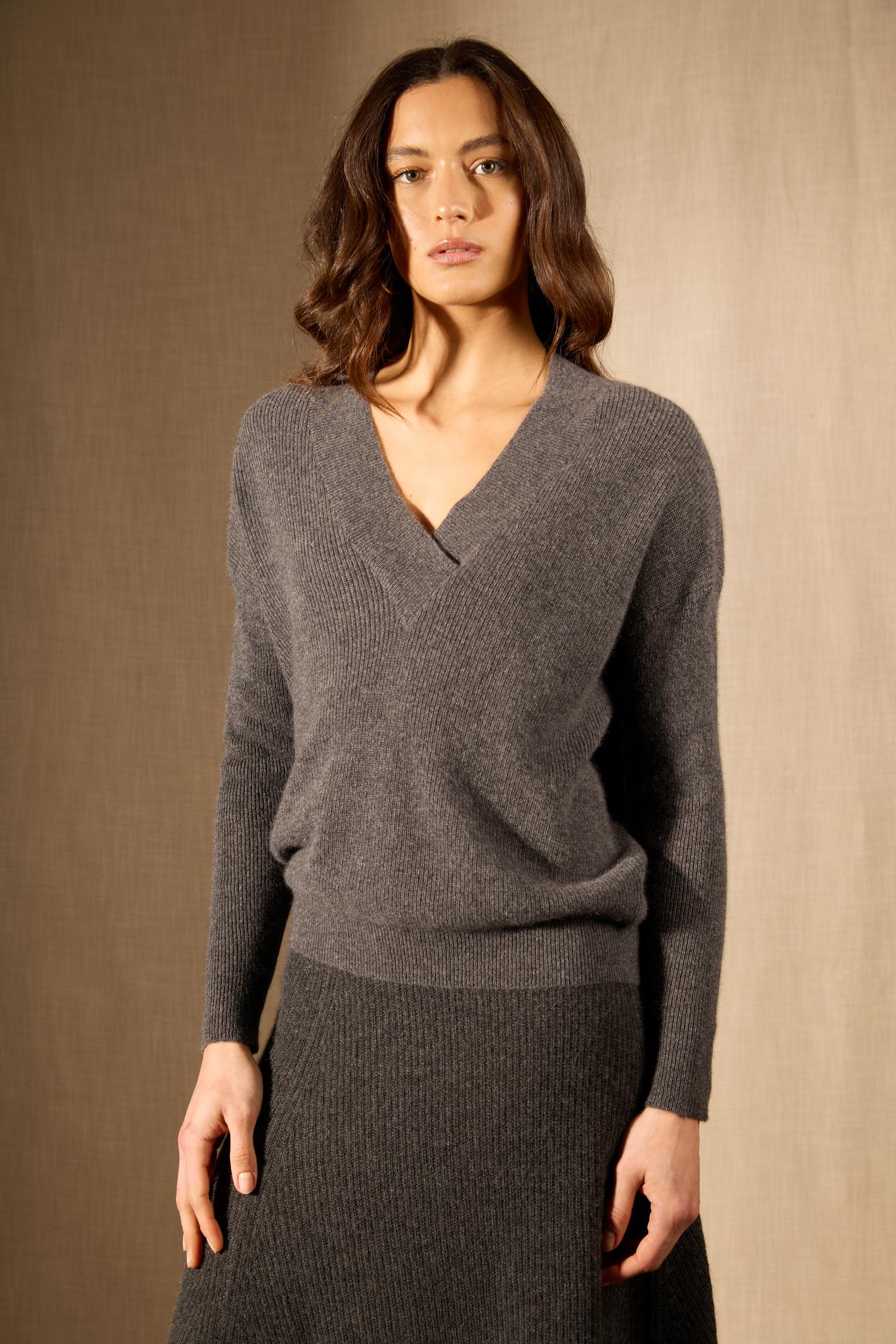 GRAINNE pull col v croisé anthracite chiné 100% cachemire