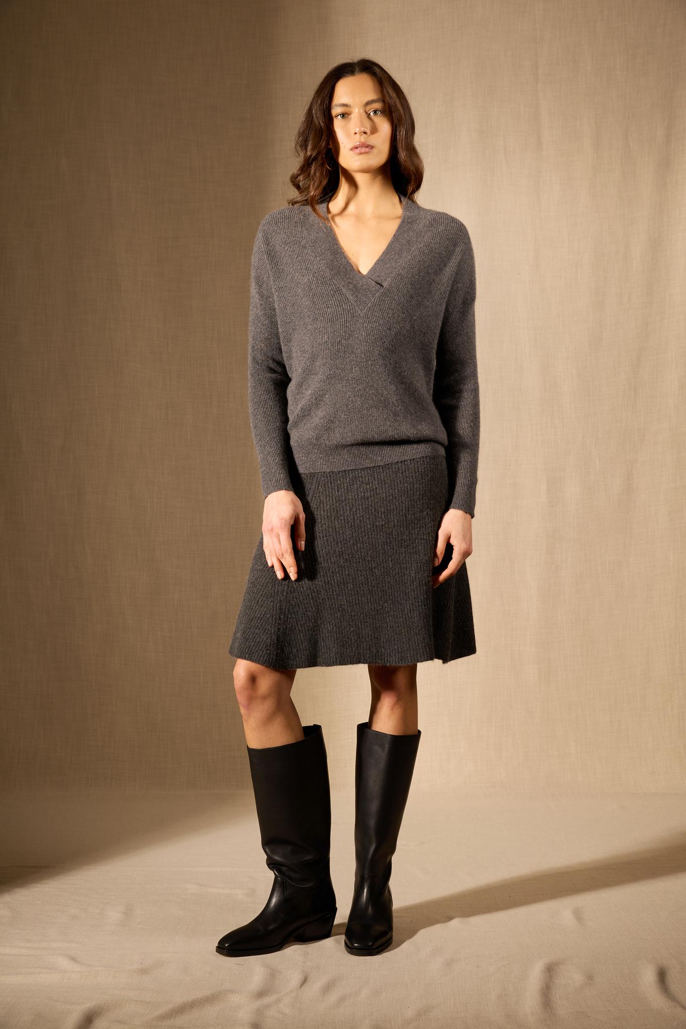 GRAINNE pull col v croisé anthracite chiné 100% cachemire