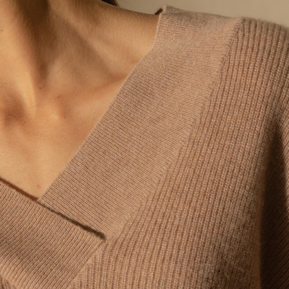 GRAINNE pull col v croisé camel chiné 100% cachemire