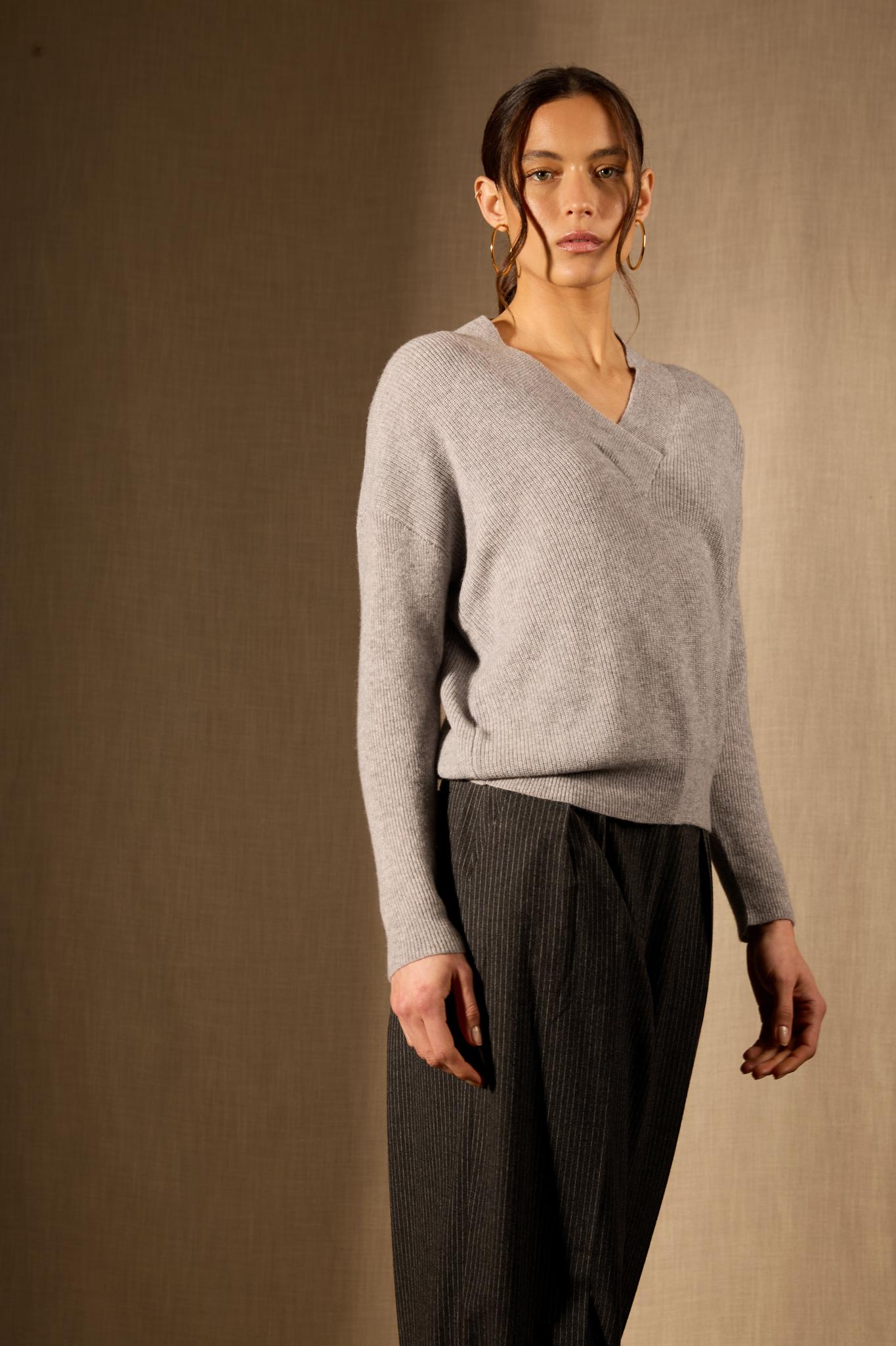 GRAINNE pull col v croisé gris souris chiné 100% cachemire
