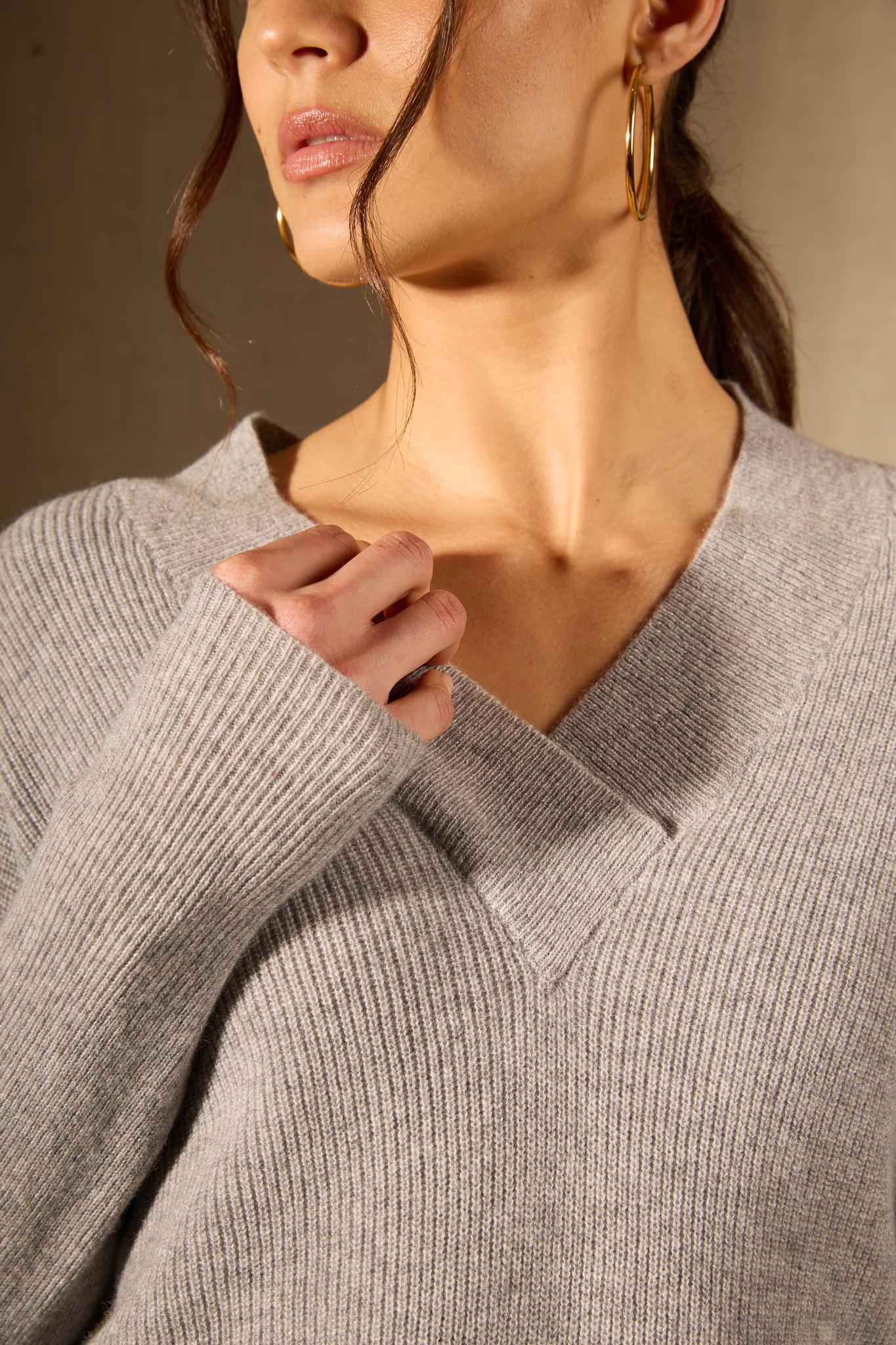 GRAINNE pull col v croisé gris souris chiné 100% cachemire