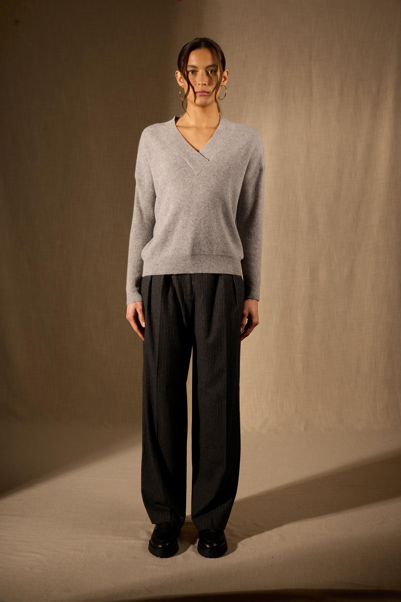 GRAINNE pull col v croisé gris souris chiné 100% cachemire
