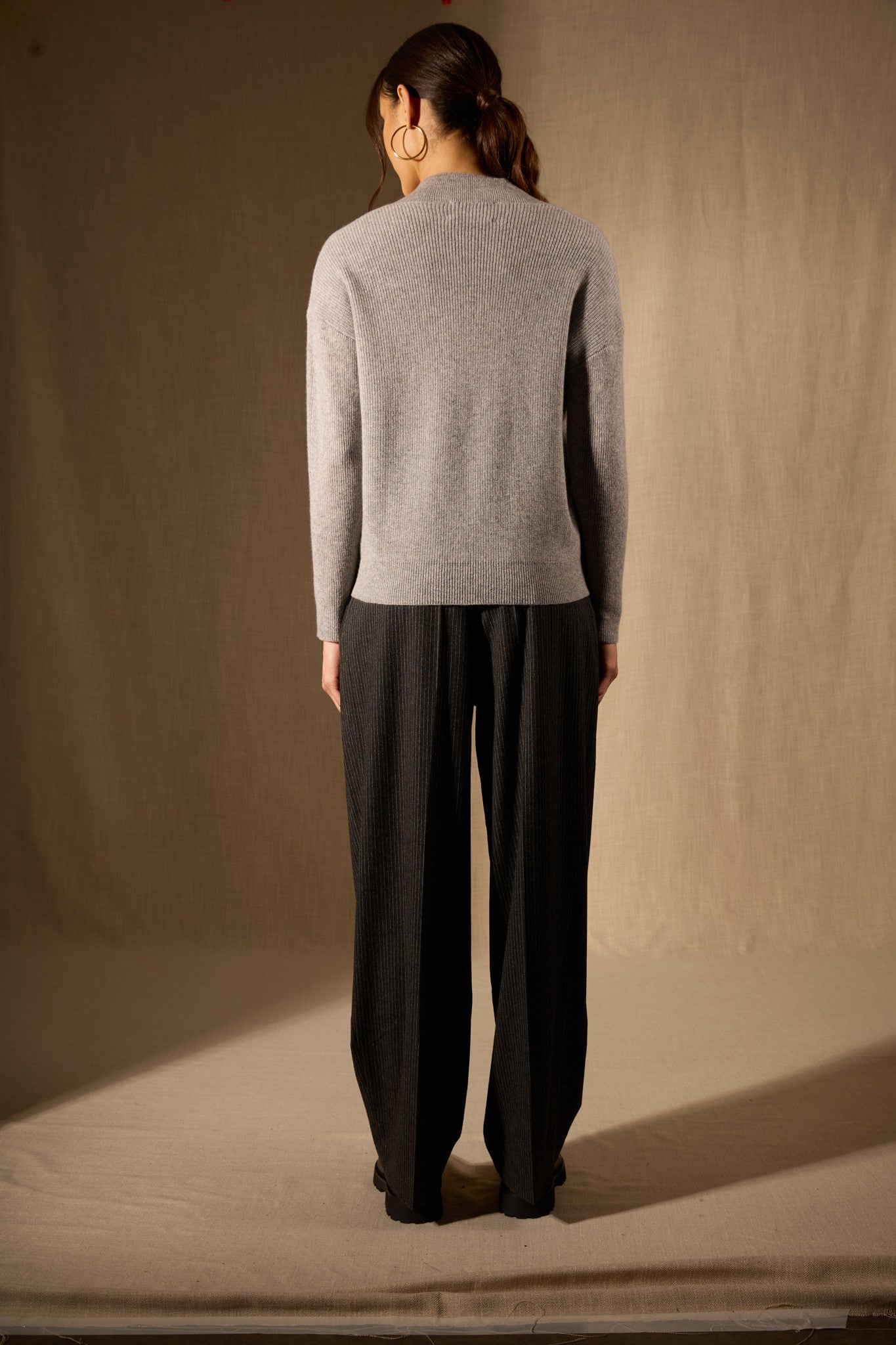 grainne pull col v croisé gris souris chiné 100% cachemire