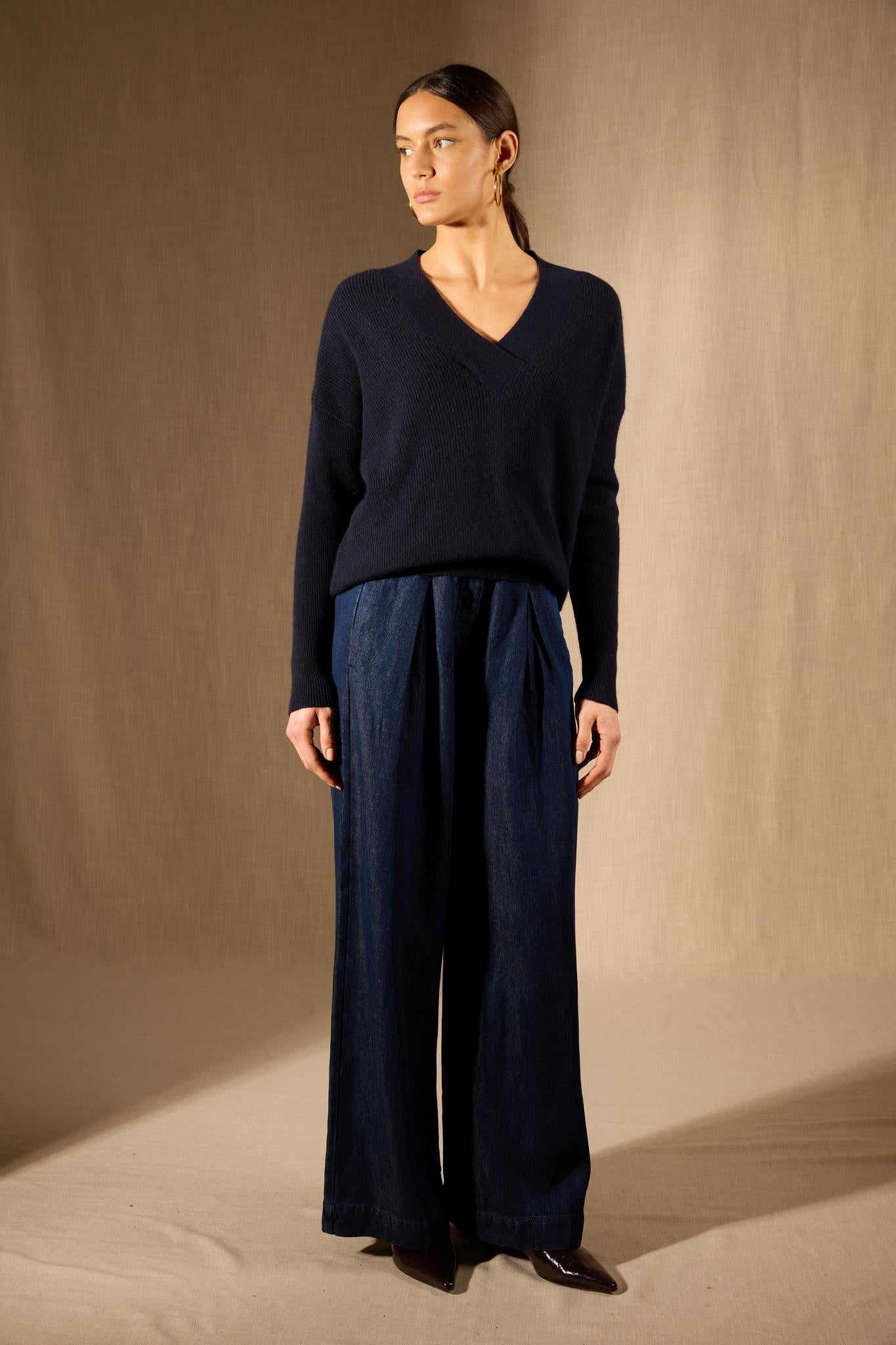 GRAINNE pull col v croisé navy 100% cachemire