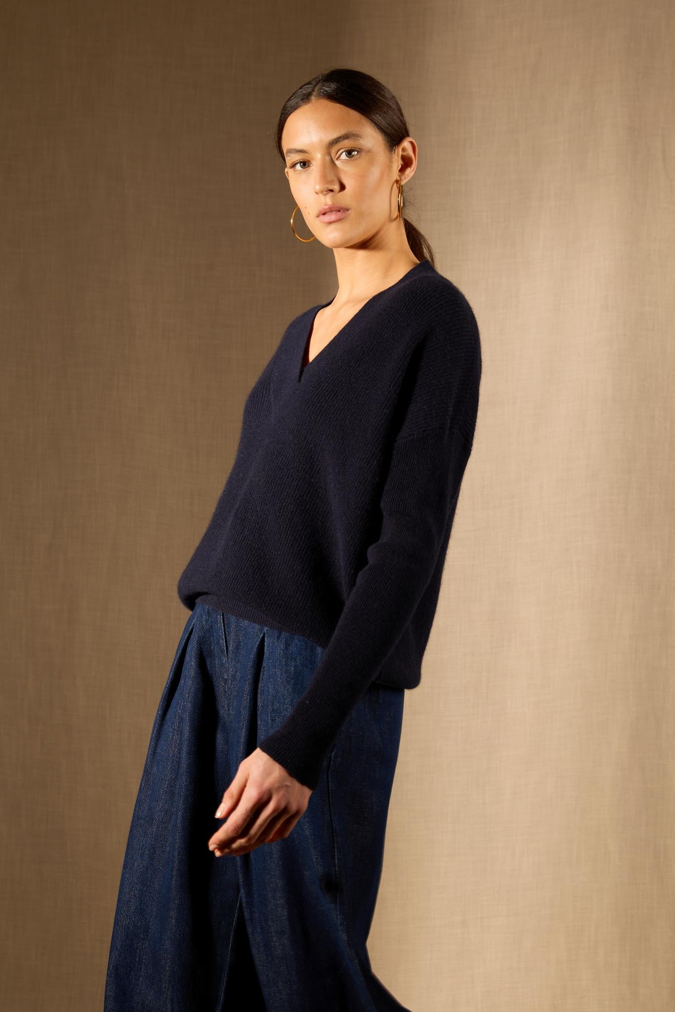 GRAINNE pull col v croisé navy 100% cachemire