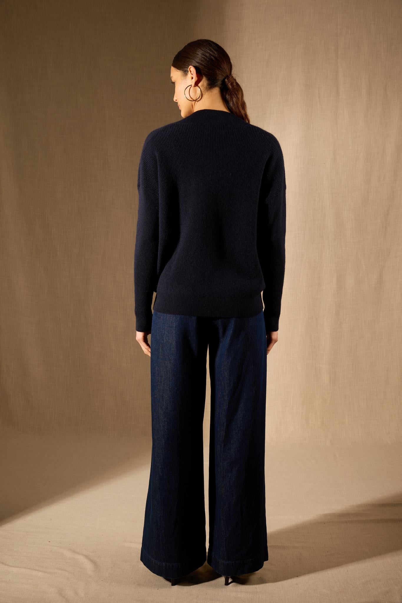 GRAINNE pull col v croisé navy 100% cachemire