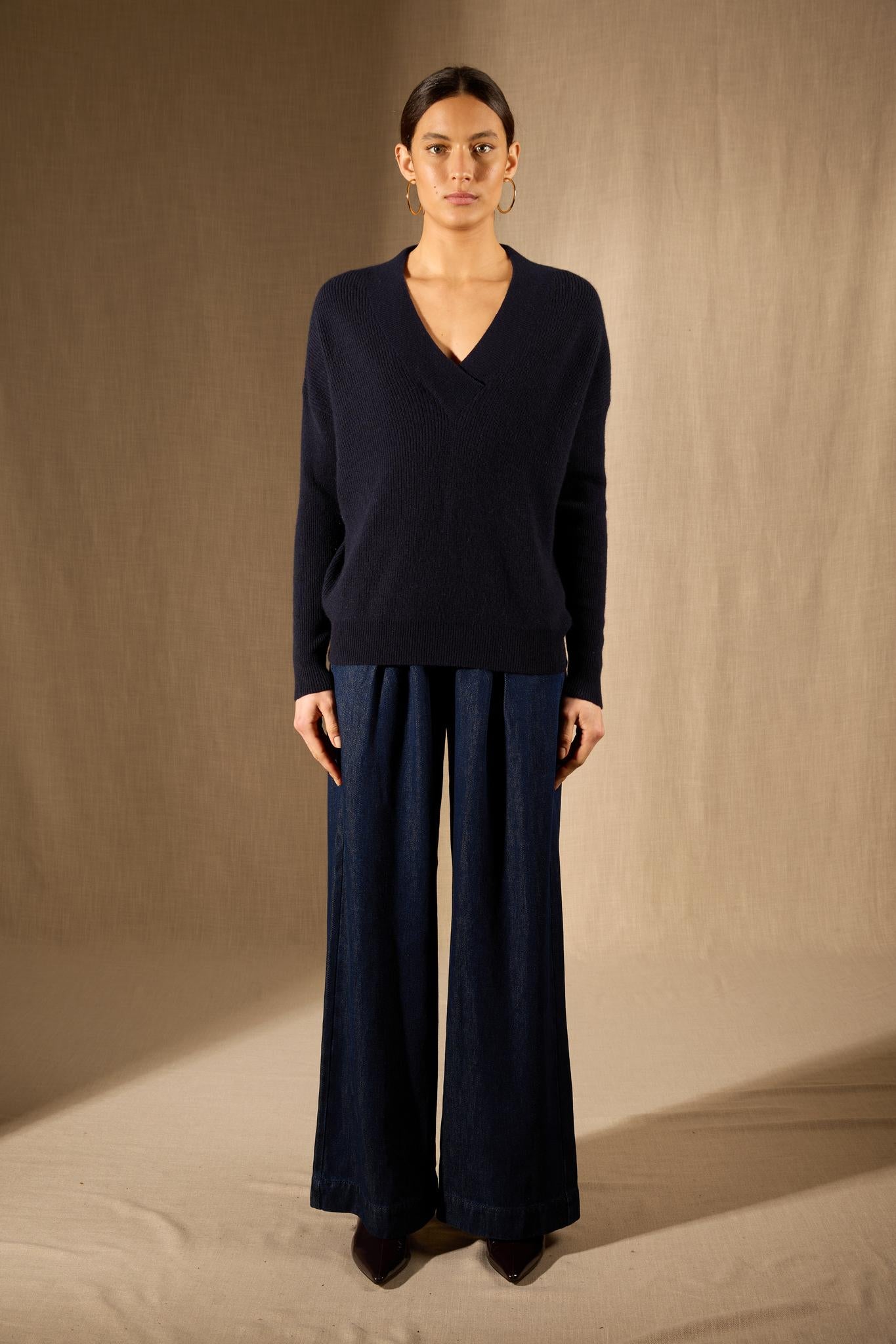 GRAINNE pull col v croisé navy 100% cachemire