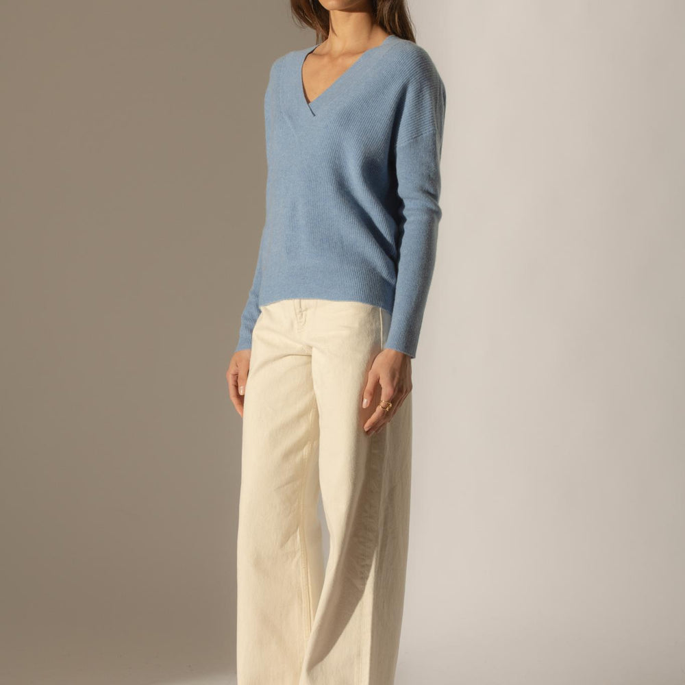 GRAINNE pull col v croisé sky 100% cachemire