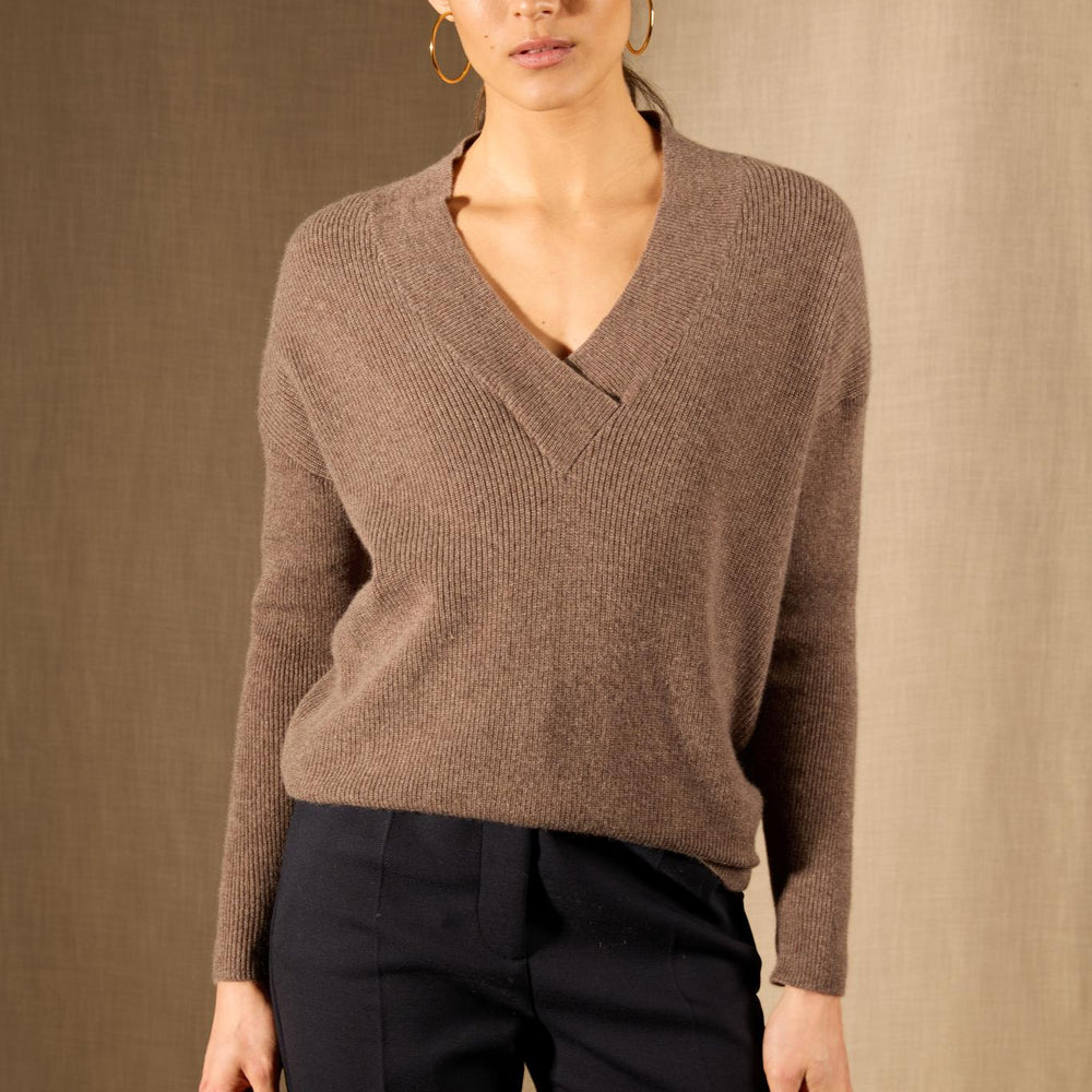 GRAINNE pull col v croisé taupe chiné 100% cachemire