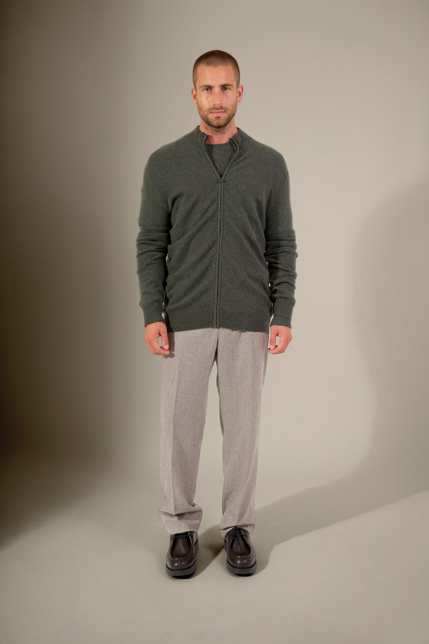 jules gilet zippé col montant kaki chiné 100% cachemire